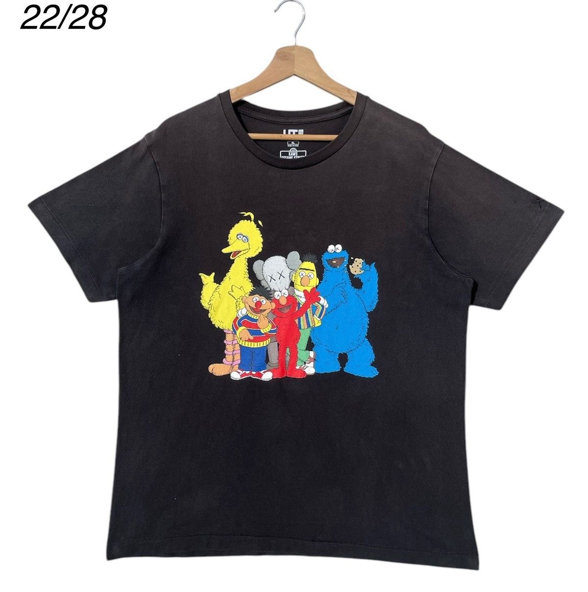 Kaws RARE🔥 Kaws Sesame Street Size US XL / EU 56 / 4 - 1 Thumbnail