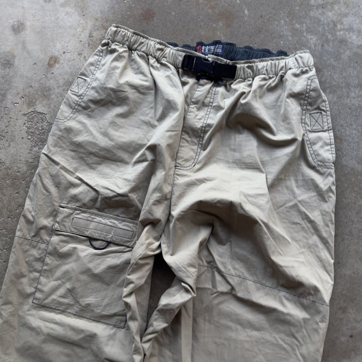 American Eagle Outfitters VINTAGE BAGGY NYLON CARGO PARACHUTE PANTS AMERICAN EAGLE XL Size US 36 / EU 52 - 3 Thumbnail
