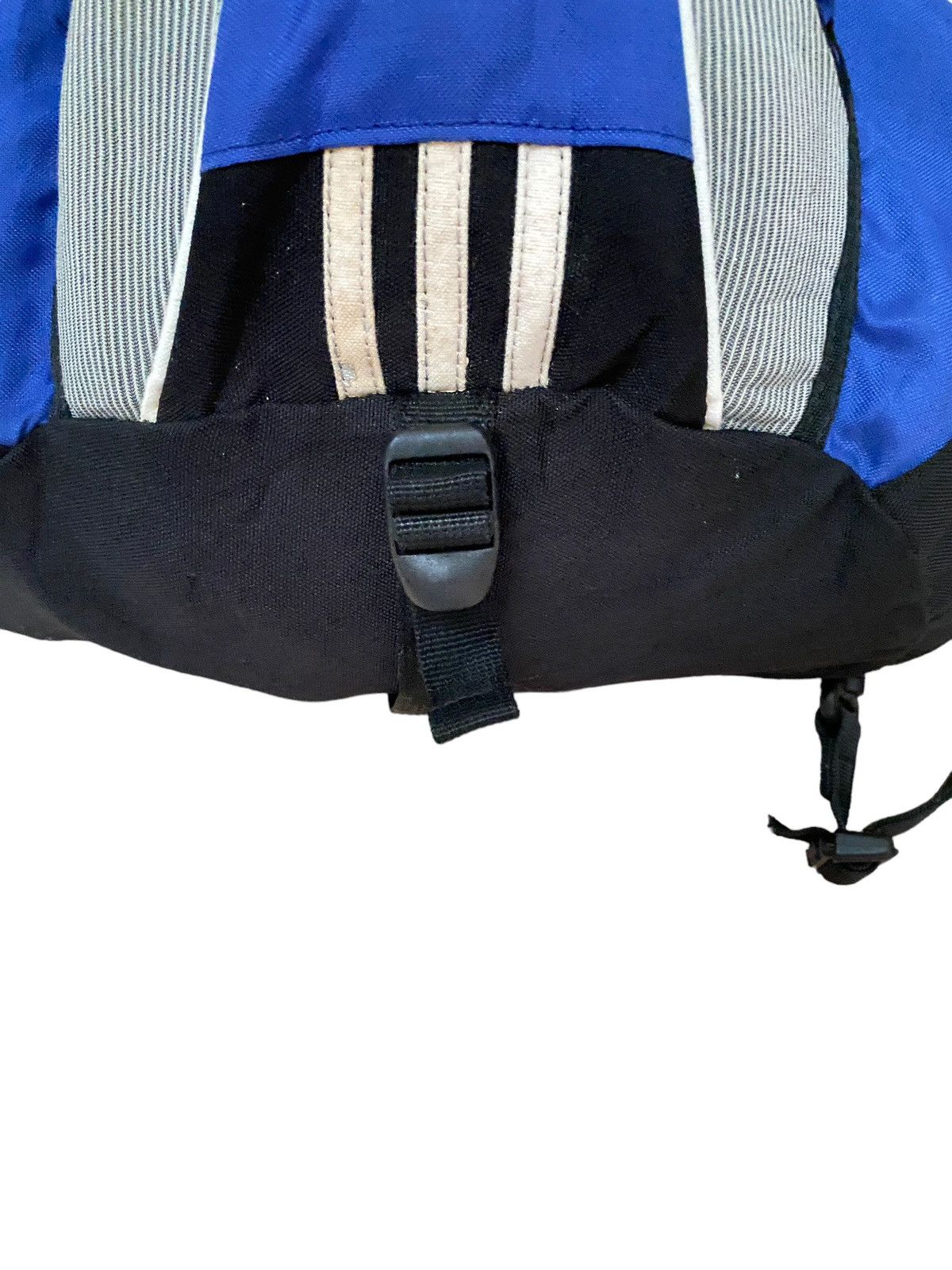Vintage Vintage Brand Adidas Waist Bag Crossbody 2000s Size ONE SIZE - 11 Thumbnail