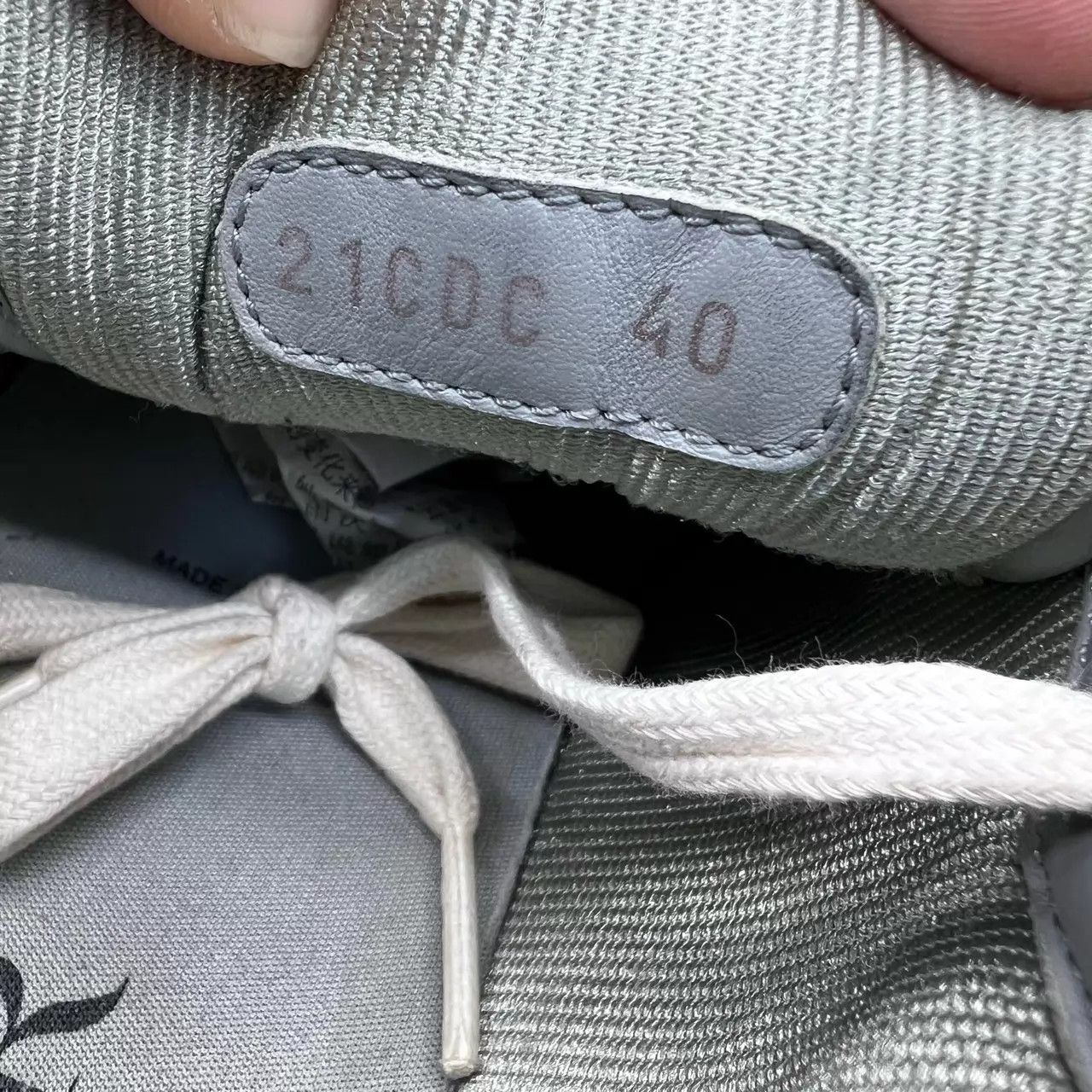Dior Dior B27 Gray & White Size 40 Boxed Good Condition Size US 7 / EU 40 - 8 Thumbnail