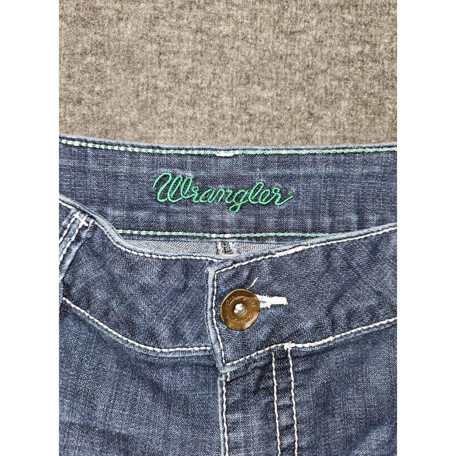 Wrangler Wrangler Bootcut Jeans Women's 11/12 Regular Bootcut Denim Blue Embroidered Pockets Flap Low Rise 28.5in Inseam Western Southwestern Mens Girls Womens Size 32" / US 10 / IT 46 - 2 Thumbnail