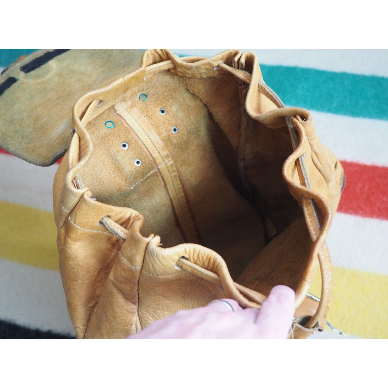 Vintage VINTAGE VTG Light Brown Heavy Tooled Leather Drawstring Boho Hippy Y2k Backpack Bag Size ONE SIZE - 4 Thumbnail