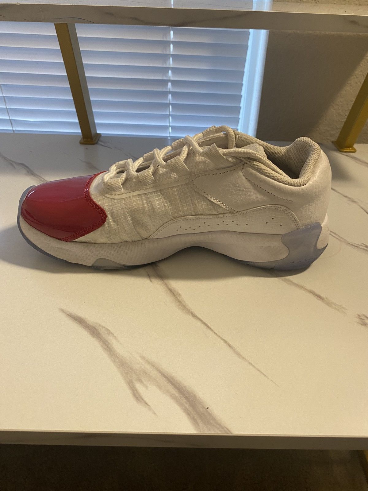 Jordan Brand Jordan 11 CMFT Low Size US 7 / EU 40 - 2 Thumbnail