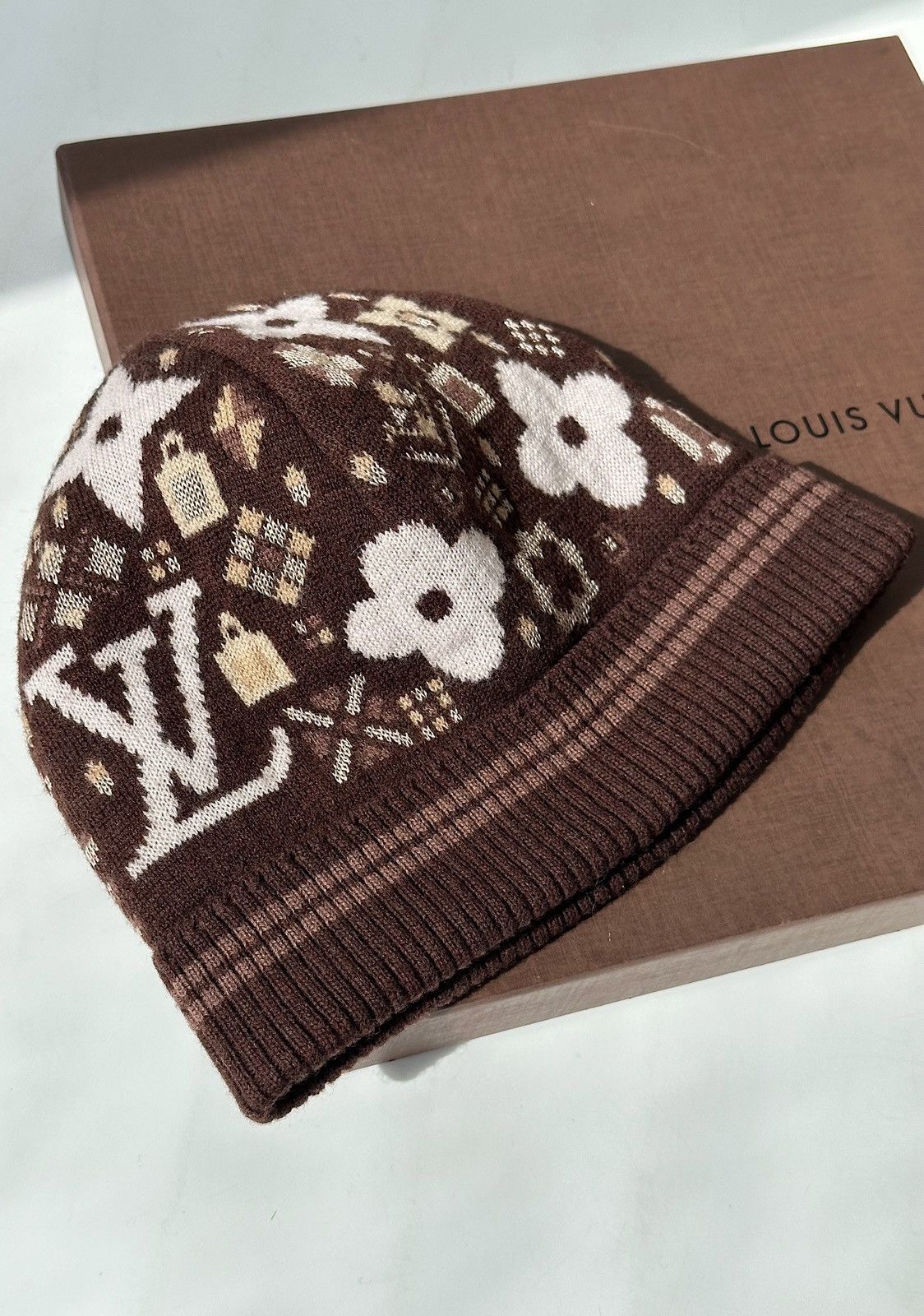 Louis Vuitton LOUIS VUITTON Wool Logo Beanie Hat Monogram Intarsia Brown Size ONE SIZE - 1 Thumbnail
