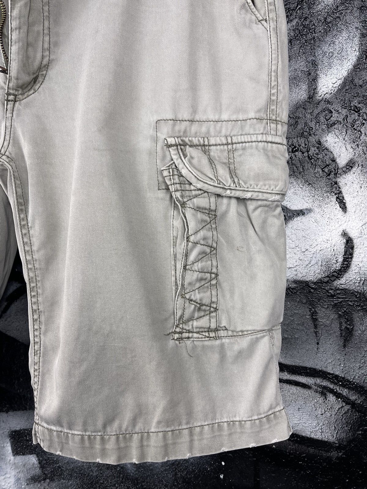 Alpha Industries Alpha Industries Vintage Grey Cotton Cargo Shorts Men’s Size Medium Size US 32 / EU 48 - 14 Thumbnail