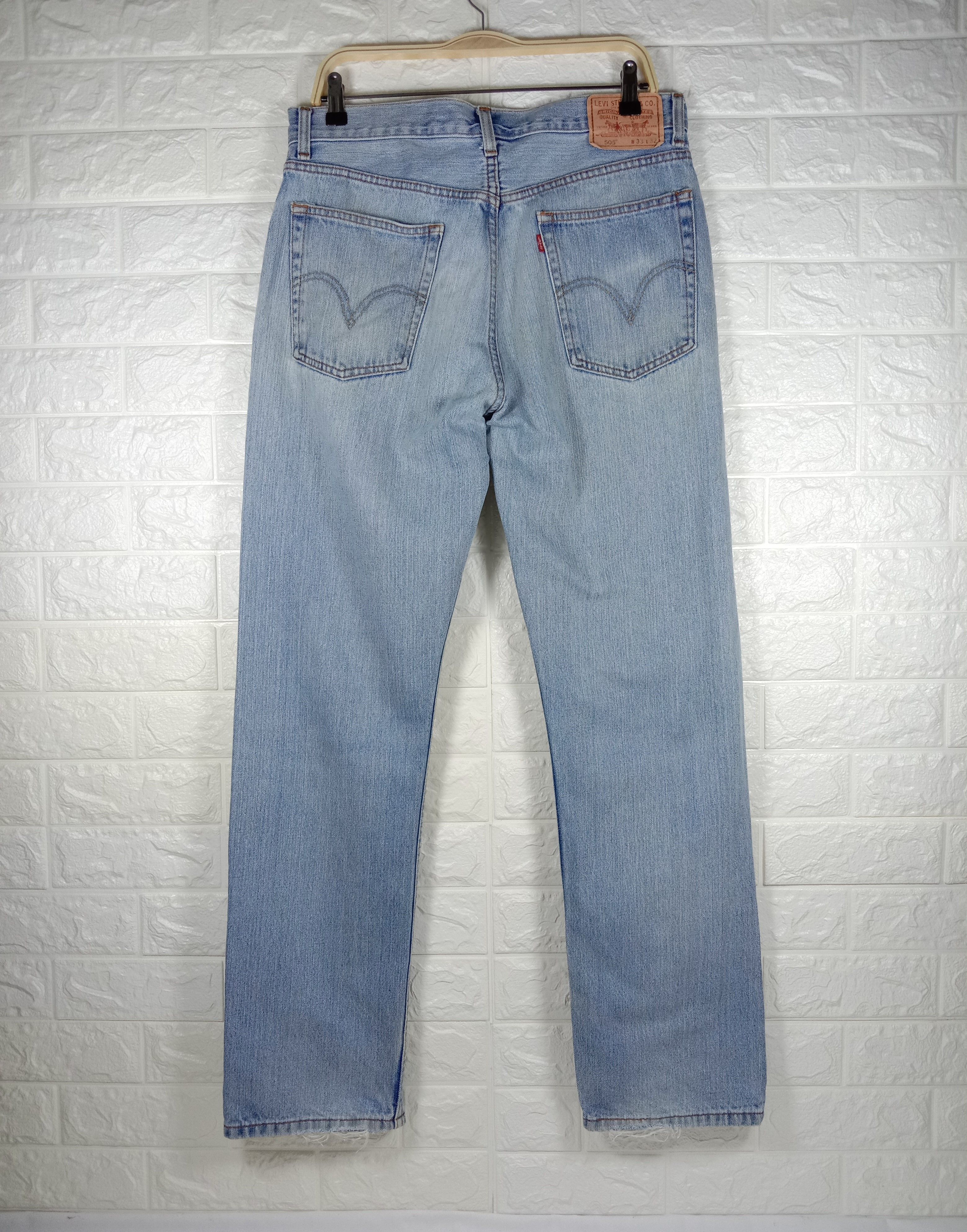 Levi's Vintage Levi’s 505 Light Wash Jeans Distressed Denim Size US 33 - 5 Thumbnail