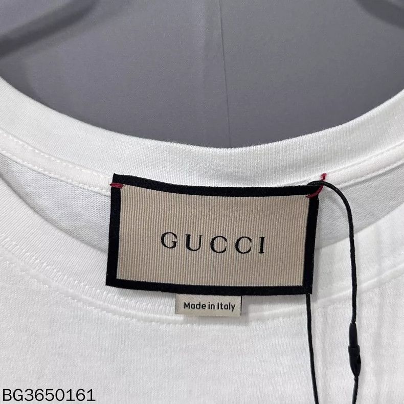 Gucci Gucci Rabbit print logo short sleeves Size US M / EU 48-50 / 2 - 5 Thumbnail