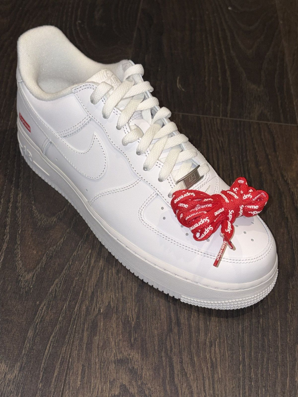 Nike × Supreme Supreme x Nike Air Force 1 Low Size US 10 / EU 43 - 1 Thumbnail