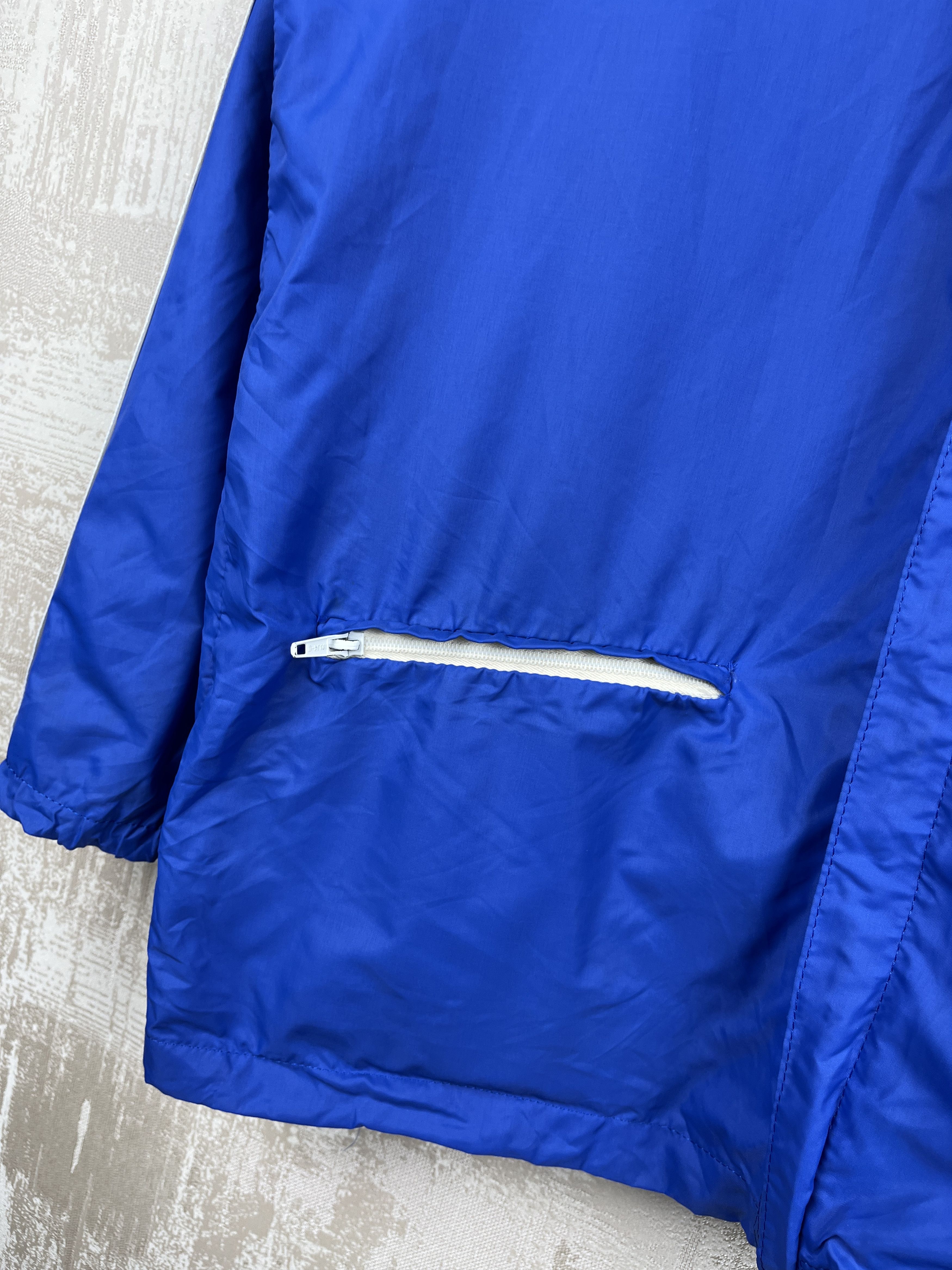 Adidas 70's 80's Adidas Vintage Nylon Windbreaker Hooded Jacket Size US S / EU 44-46 / 1 - 10 Thumbnail