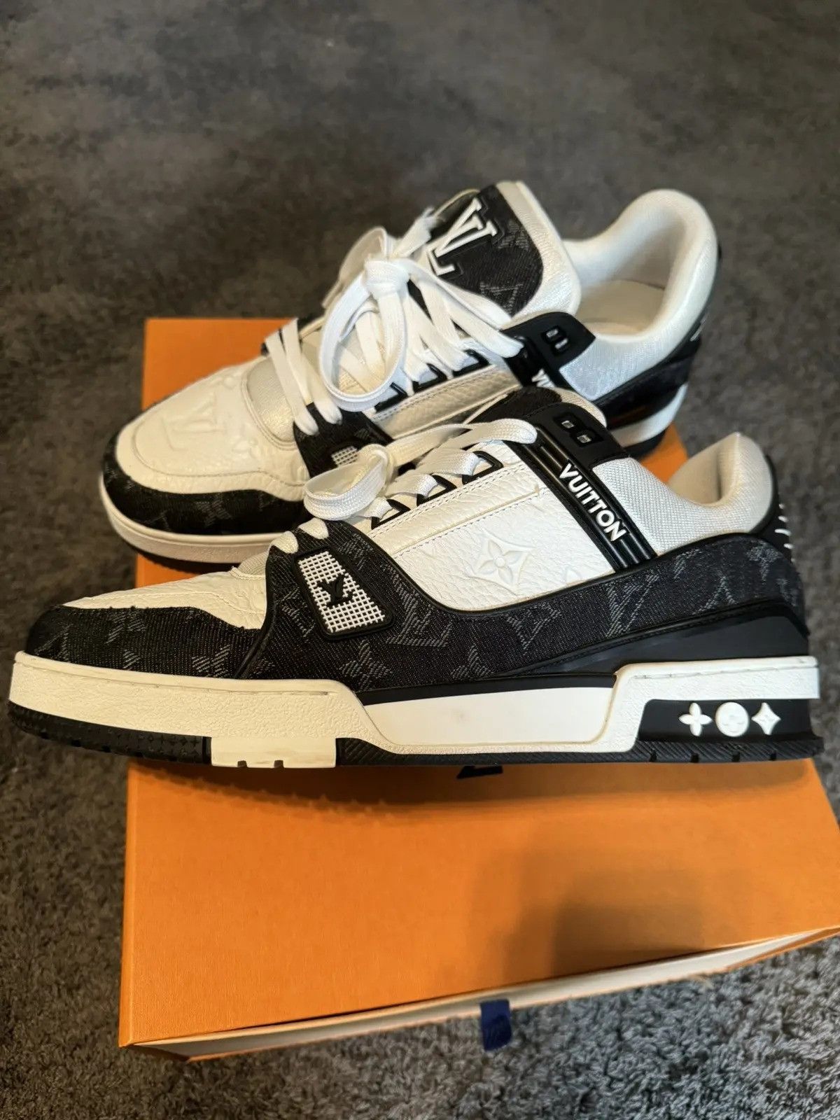 Louis Vuitton Trainer Sneakers Size US 8.5 / EU 41-42 - 1 Thumbnail