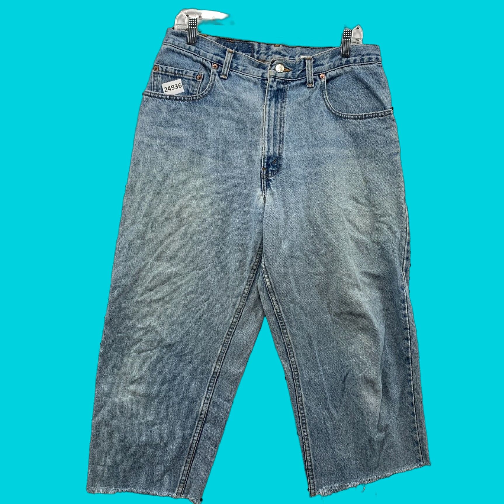 Levi's VINTAGE Levi's Jeans Main Selling Point: 560 Loose Fit Tapered Crop Leg Denim Men Size 32x22 Blue Mens 90s Levi's 560 Jeans Size US 32 / EU 48 - 1 Thumbnail