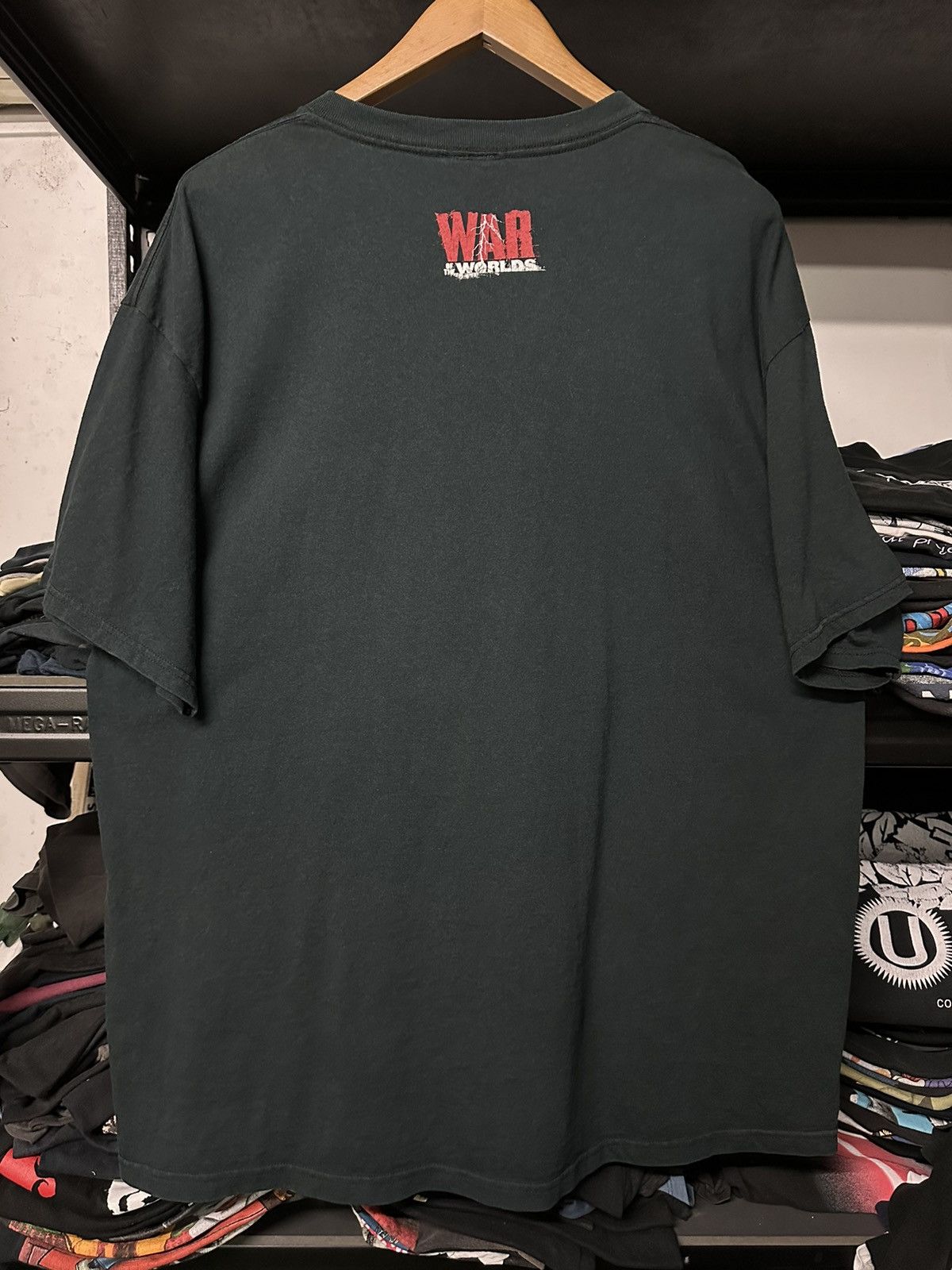 Giant Vintage War Of The Worlds American Science Movie Faded Tee Size US XXL / EU 58 / 5 - 7 Thumbnail