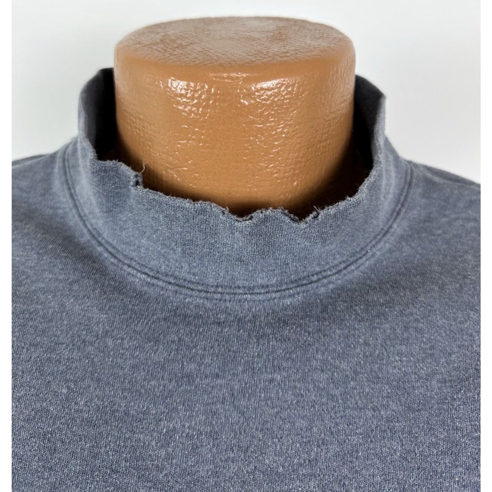 Roundtree & Yorke VINTAGE Roundtree & Yorke Mock Neck T-Shirt Men Large Distressed 90s Casual Heather Blue Cotton Heavyweight 1990-1999 Size US L / EU 52-54 / 3 - 2 Thumbnail