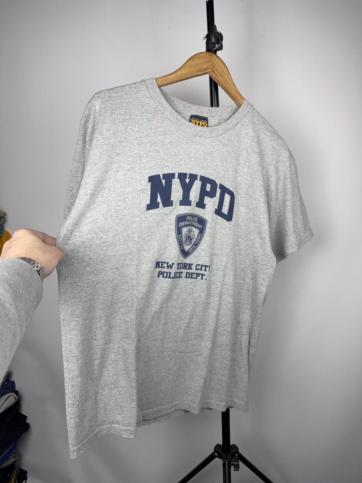 Vintage 00s NYPD Logo New York City Police Dept Logo T-Shirt Grey Size US L / EU 52-54 / 3 - 2 Thumbnail