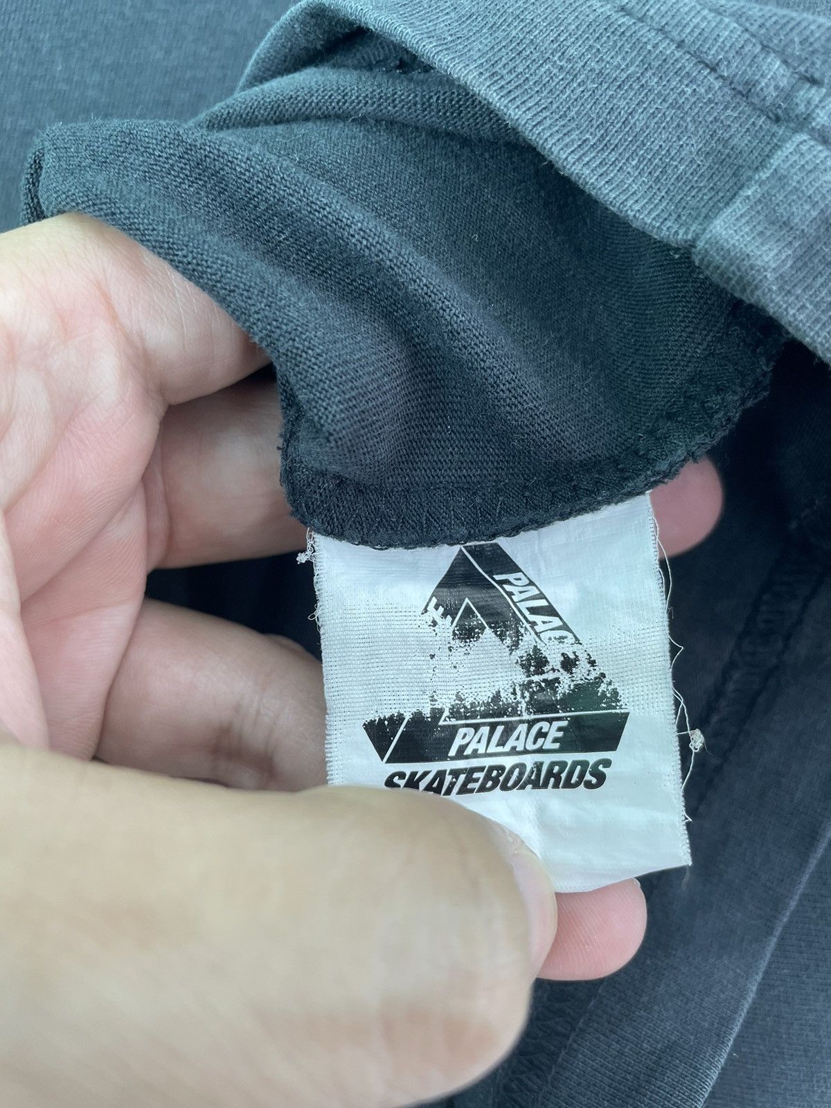 Palace Rare Palace Skateboard split logo design shirt Size US S / EU 44-46 / 1 - 6 Thumbnail
