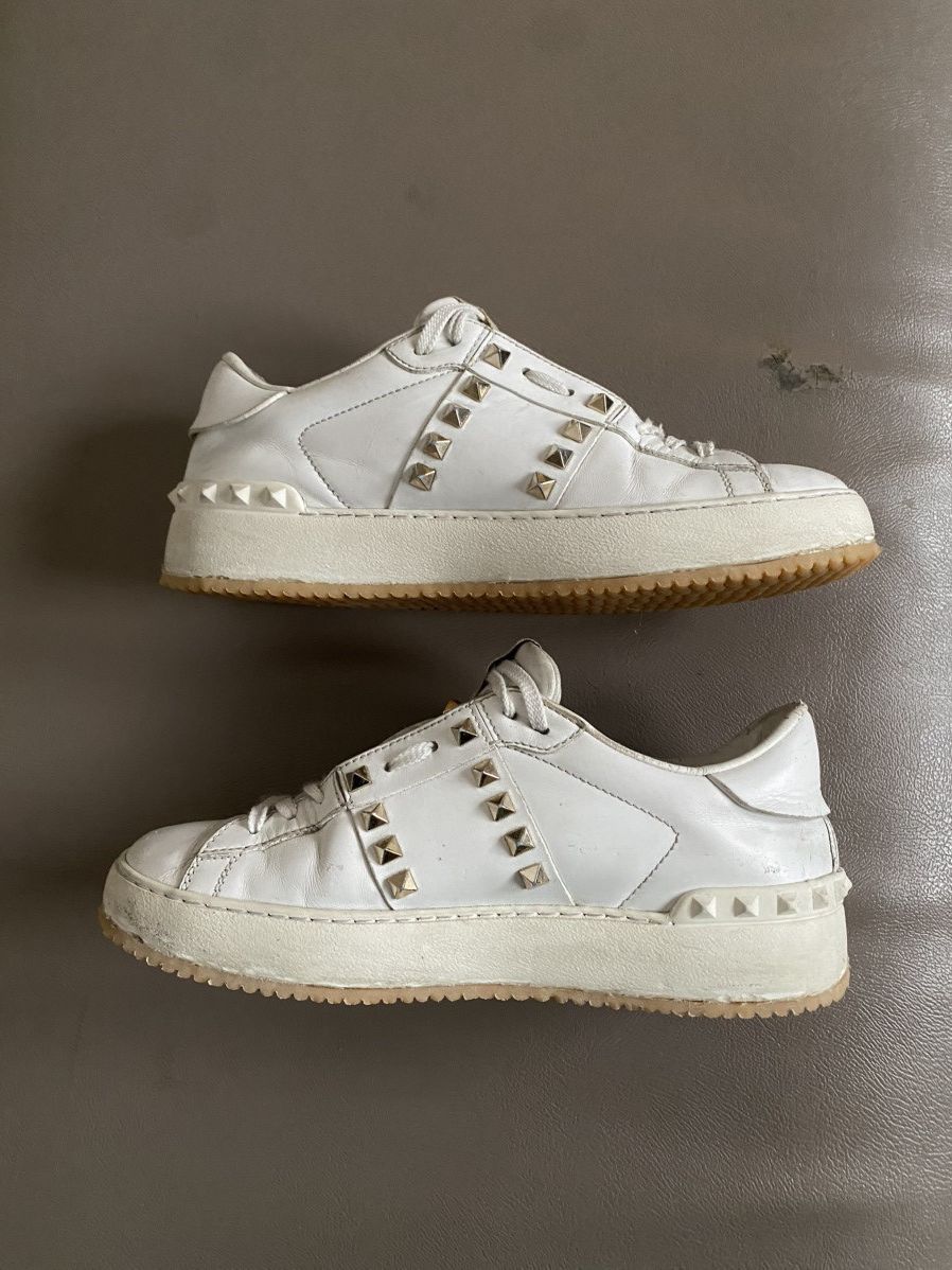 Valentino Valentino garavani rockstud leather low sneakers Size US 6.5 / EU 39-40 - 5 Thumbnail