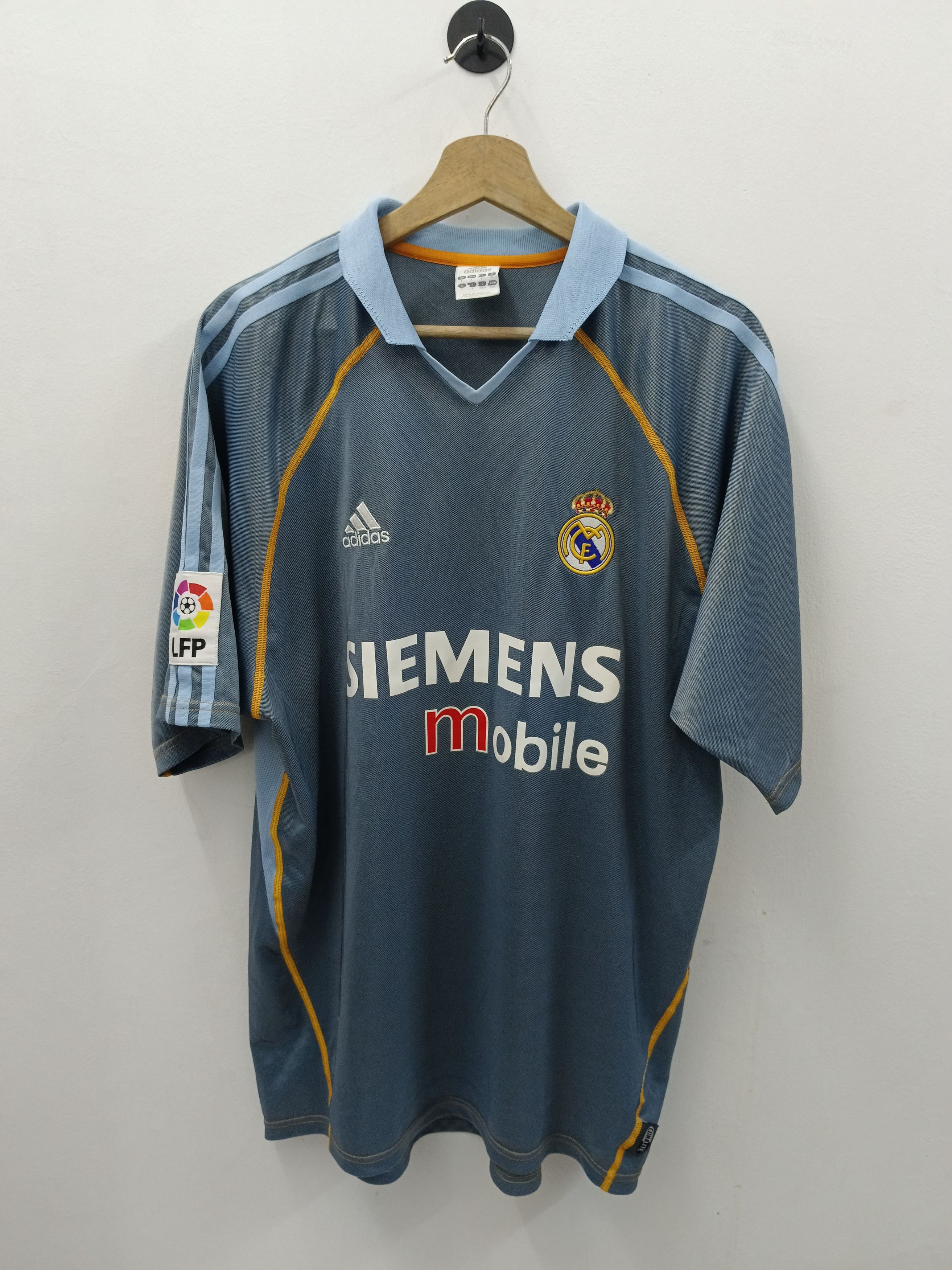 Vintage Vintage 2003-04 Real Madrid Adidas Siemens Mobile Size US L / EU 52-54 / 3 - 1 Thumbnail