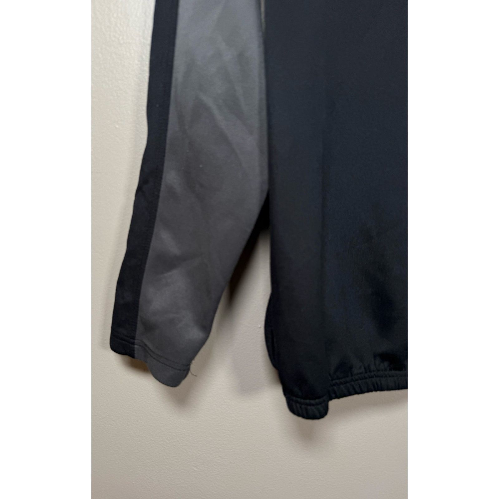 Hummel Cambridge United Hummel training top 1/4 zip shirt size S Size US S / EU 44-46 / 1 - 8 Thumbnail