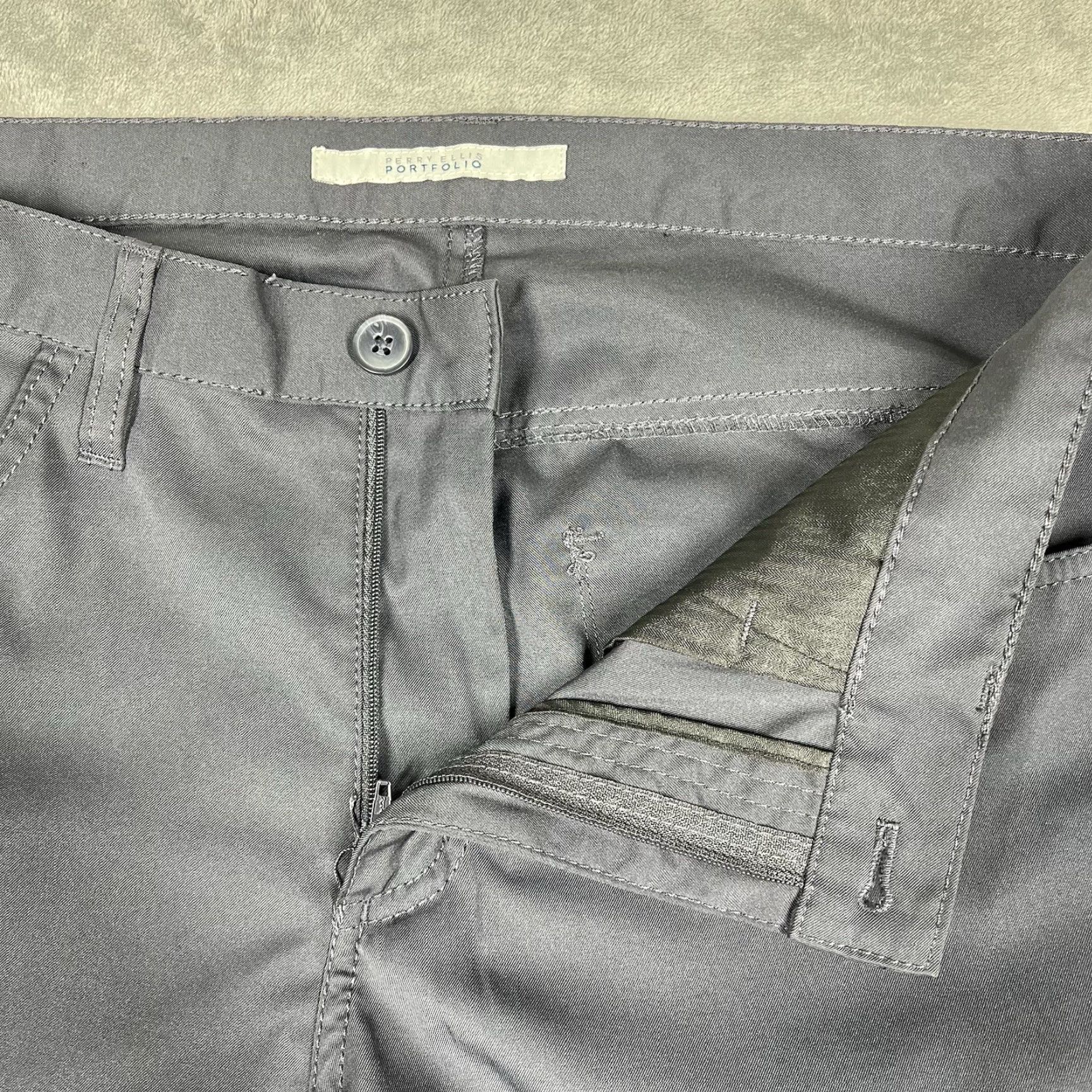 Perry Ellis Perry Ellis Portfolio Gray Slim Fit Formal Office Dress Pants Slacks Men's 32x30 Black Plaid Slim Leg Flat Front Zip Button Size US 32 / EU 48 - 3 Thumbnail