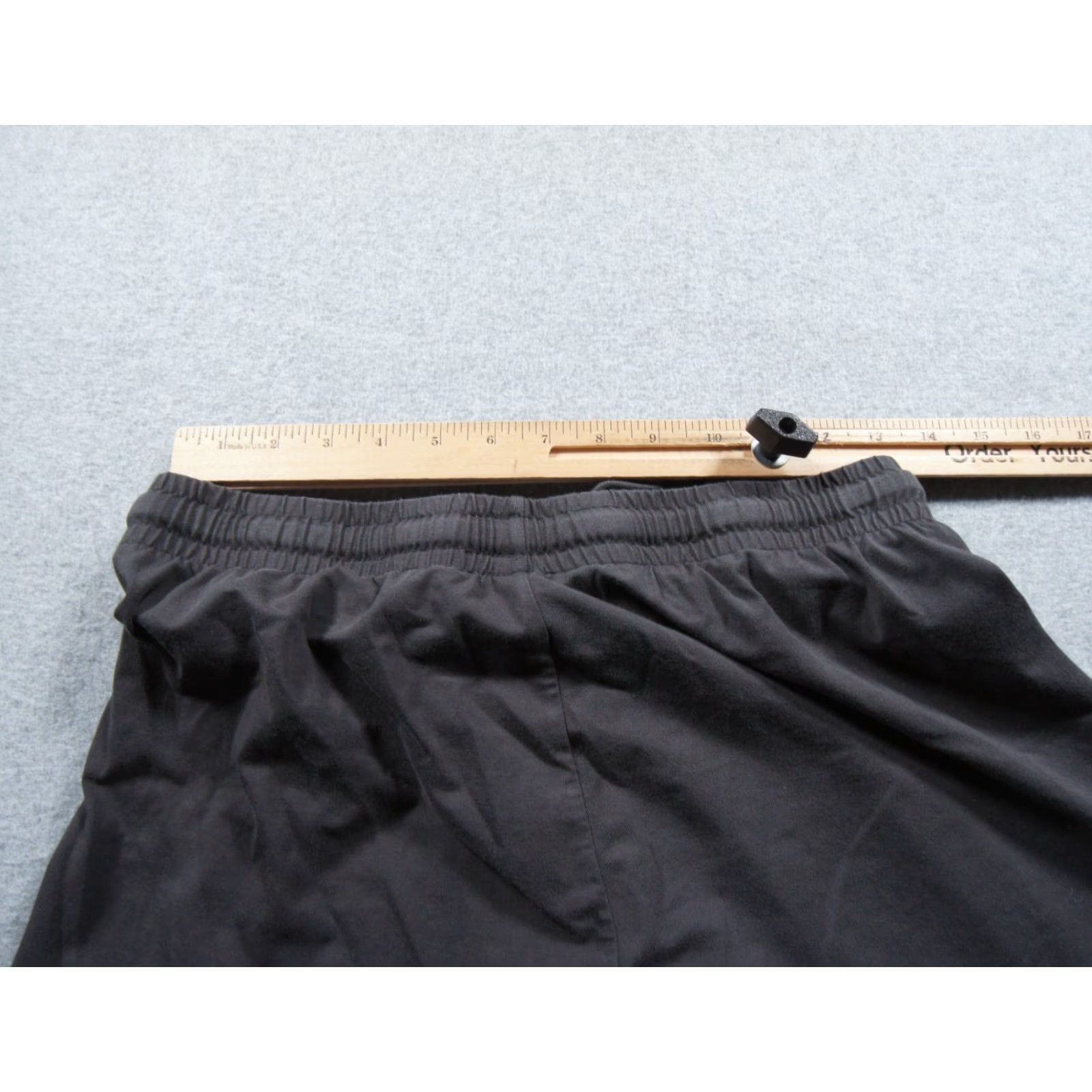 Uniqlo GU Shorts Mens Medium Gray Lightweight Lounge Comfort Uniqlo Drawstring Casual Athletic Shorts Mens Gray Size US 31 - 6 Thumbnail