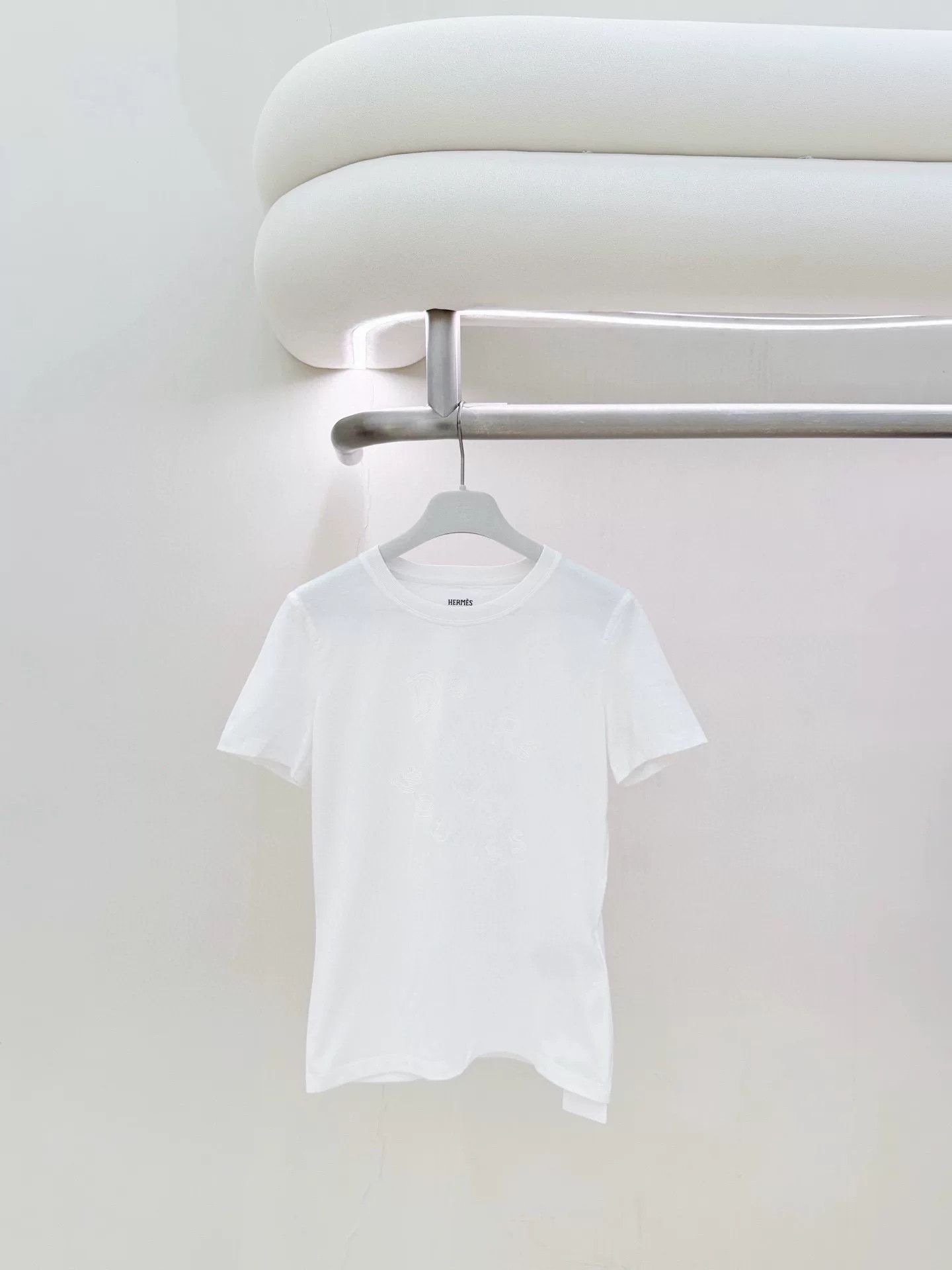 Hermes Hermes White Letter Print T-shirt Size US XS / EU 42 / 0 - 1 Thumbnail