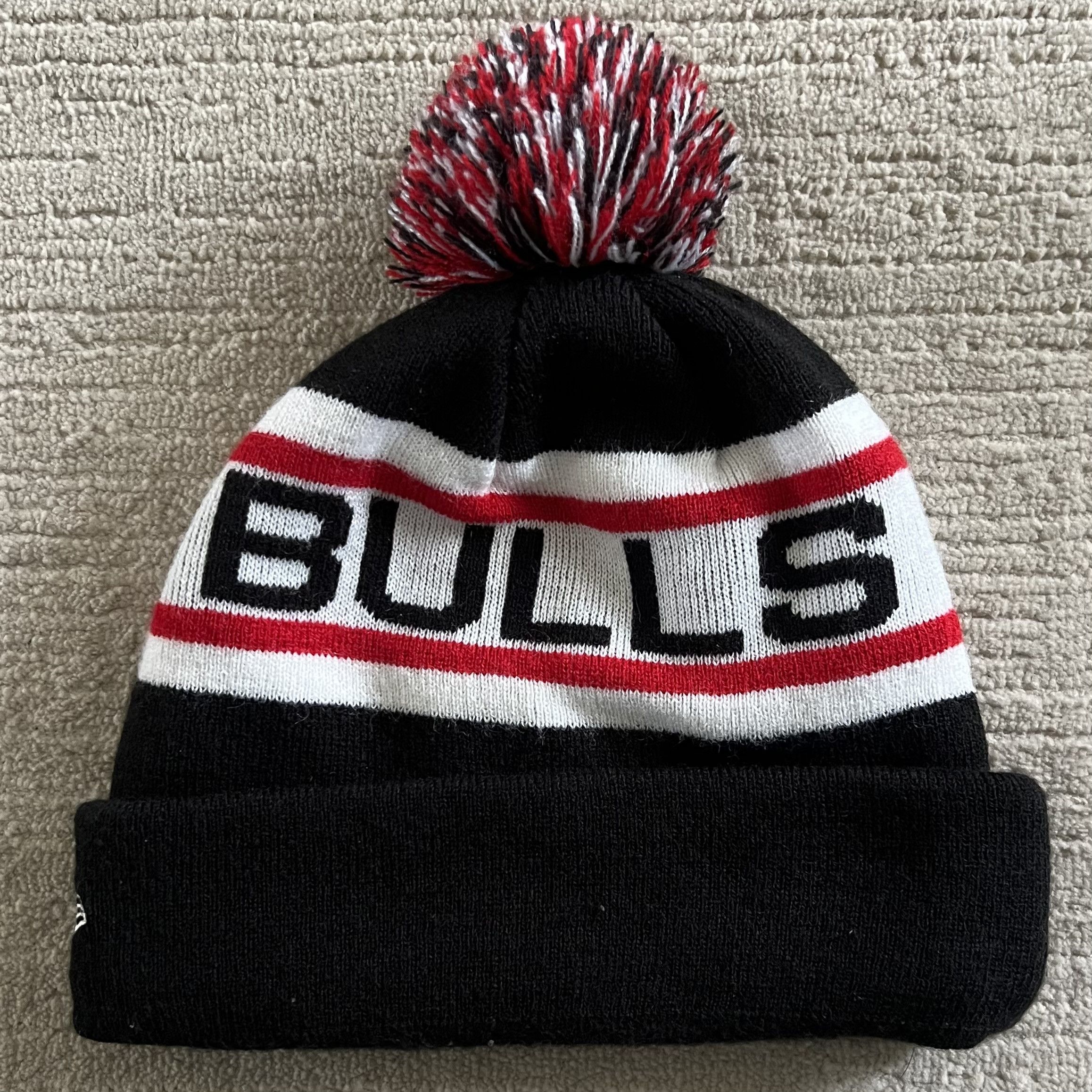 Mitchell & Ness × New Era Chicago Bulls Mitchell and Ness Pom Beanie Size ONE SIZE - 4 Thumbnail