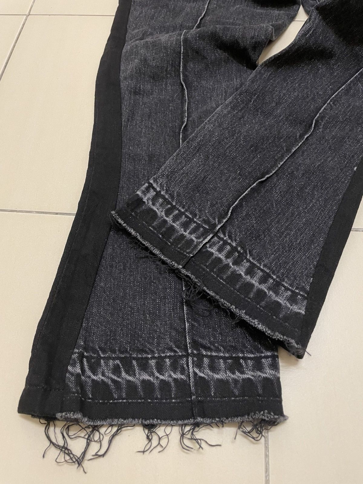 Sacai Japanese Brand Sacai SS21 Docking Cut Off Rebuild Jeans Size US 27 - 8 Thumbnail