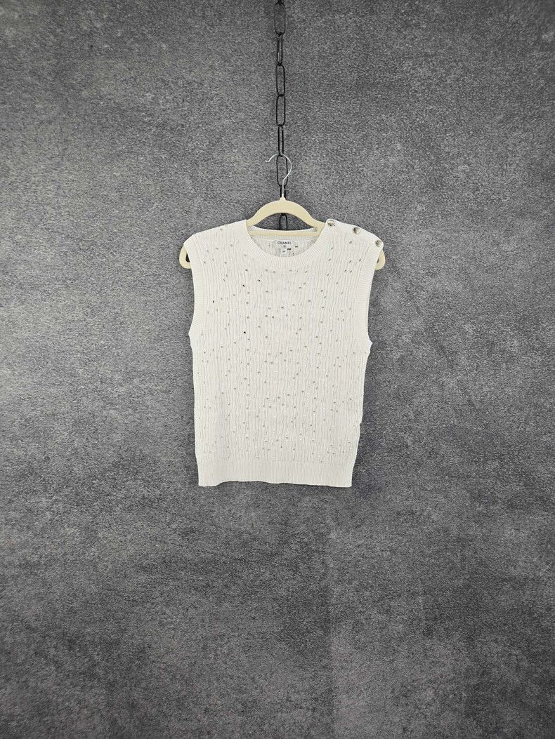 Chanel Solid color vest