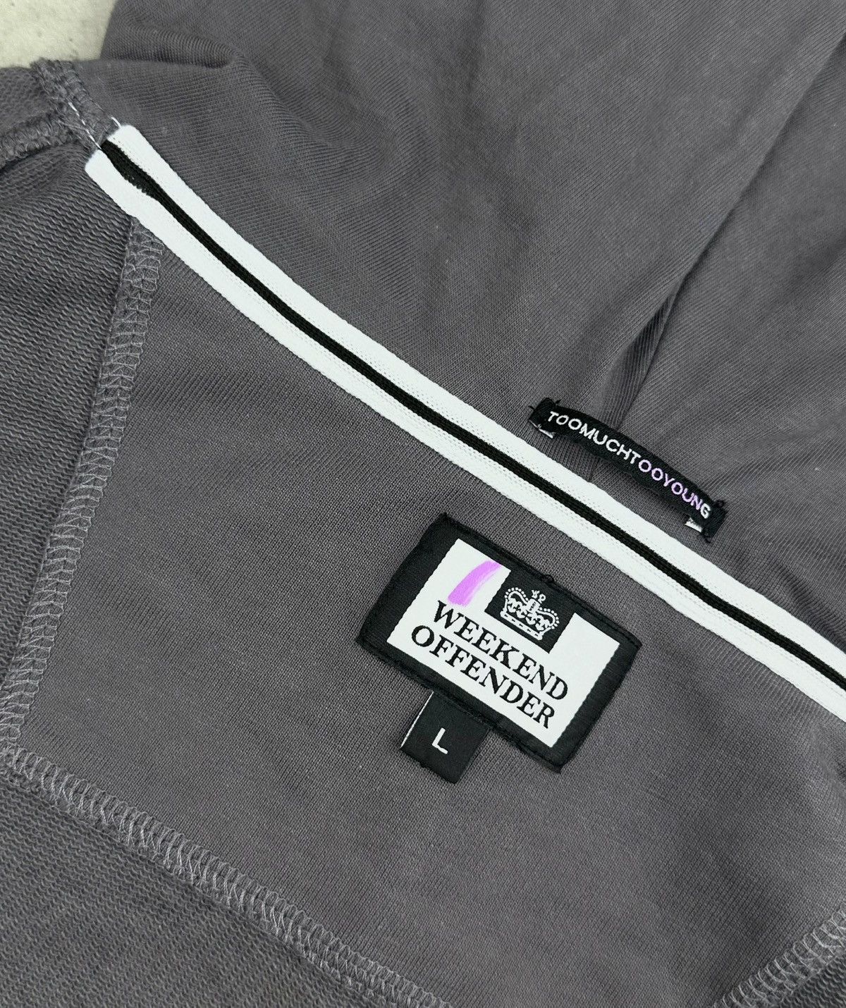 Weekend Offender Weekend Offender "Admit Nothing" Graphic Hoodie Size L Grey Size US L / EU 52-54 / 3 - 6 Thumbnail