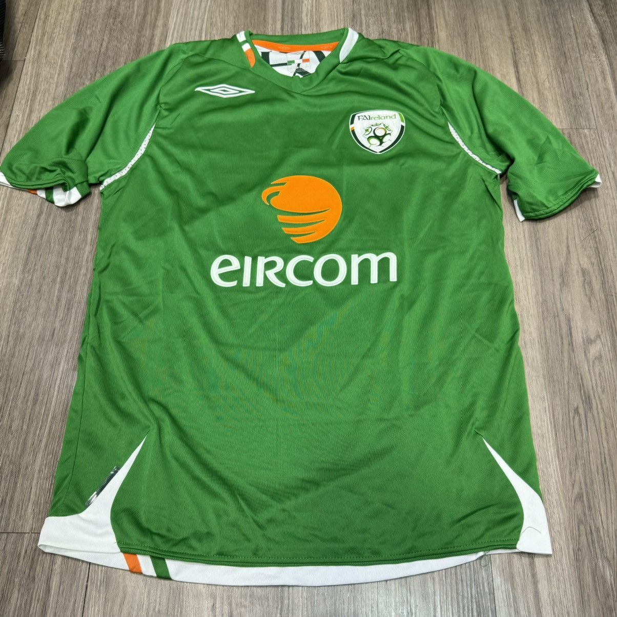 Umbro Ireland 06/08 home shirt Size US S / EU 44-46 / 1 - 1 Thumbnail