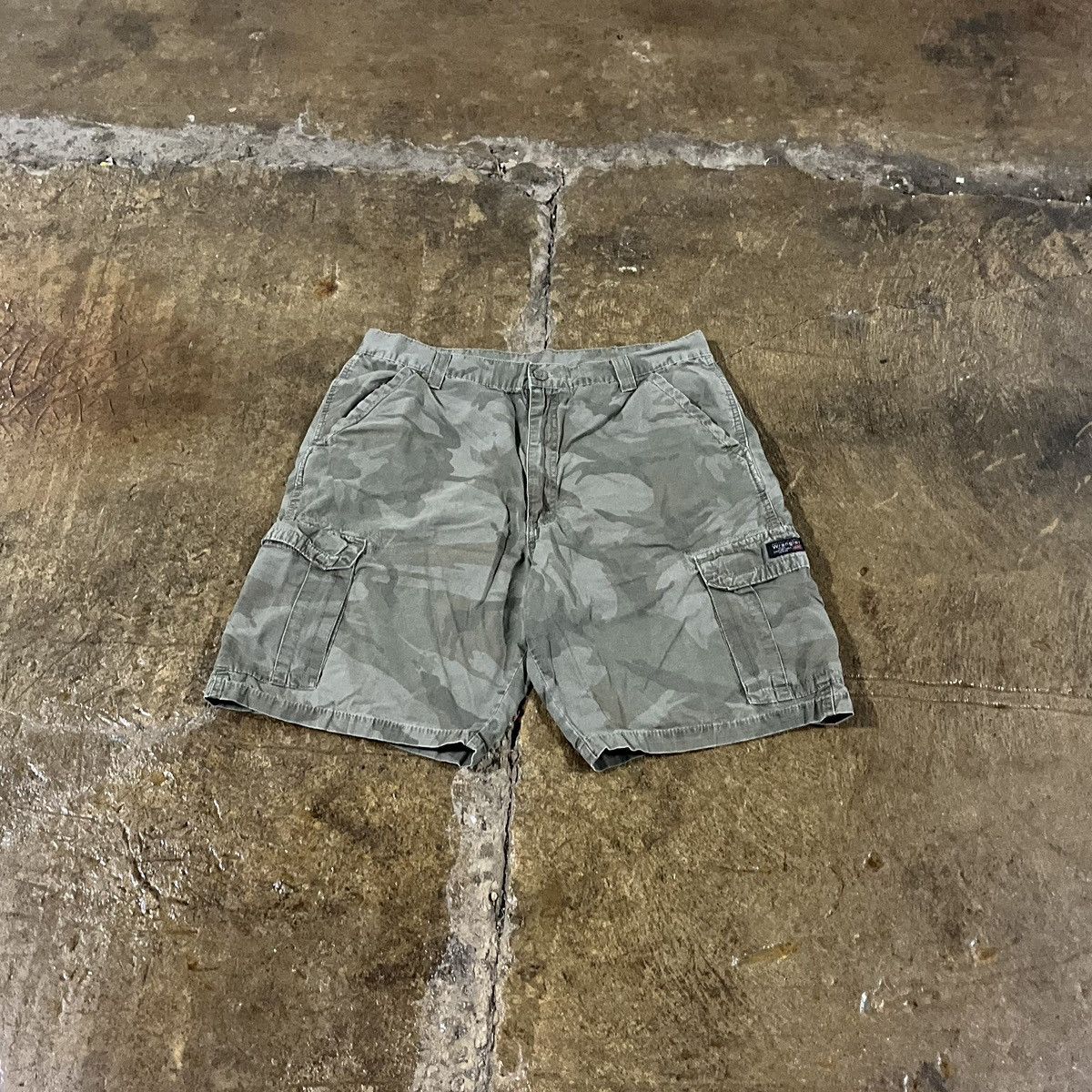 Vintage Crazy Y2K Baggy Camo Cargo Shorts Wrangler Skater Unqiue Size US 36 / EU 52 - 2 Thumbnail
