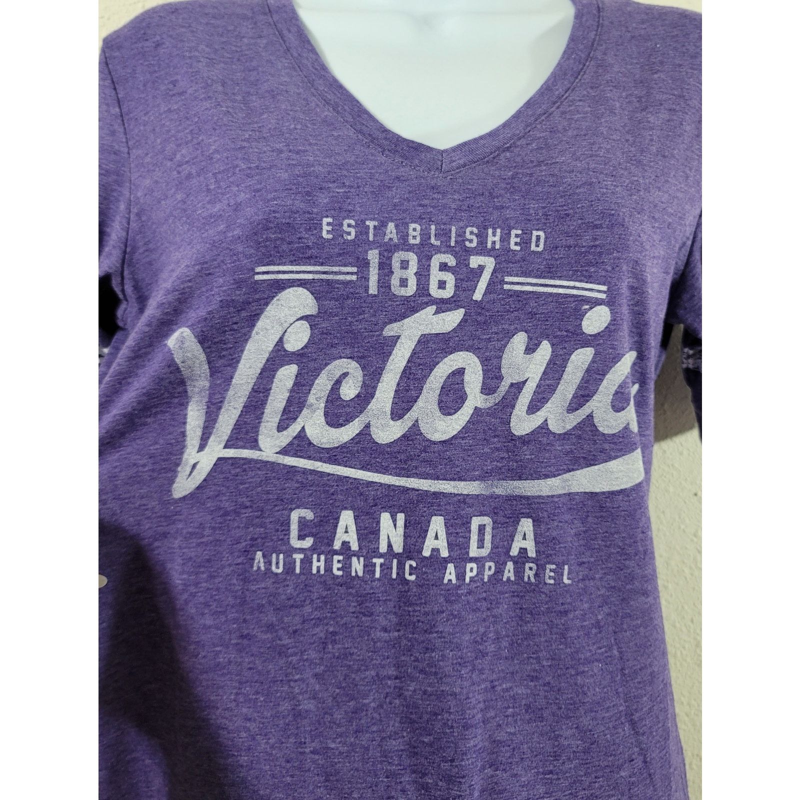 Other Initial Attraction Purple Victoria Canada Graphic Top Medium Size M / US 6-8 / IT 42-44 - 5 Thumbnail