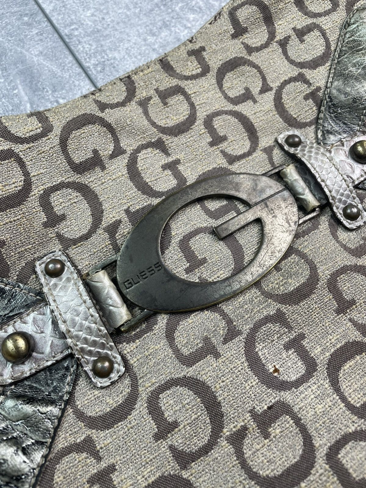 Guess Guess Monogram Vintage Shoulder Bag Size ONE SIZE - 4 Thumbnail