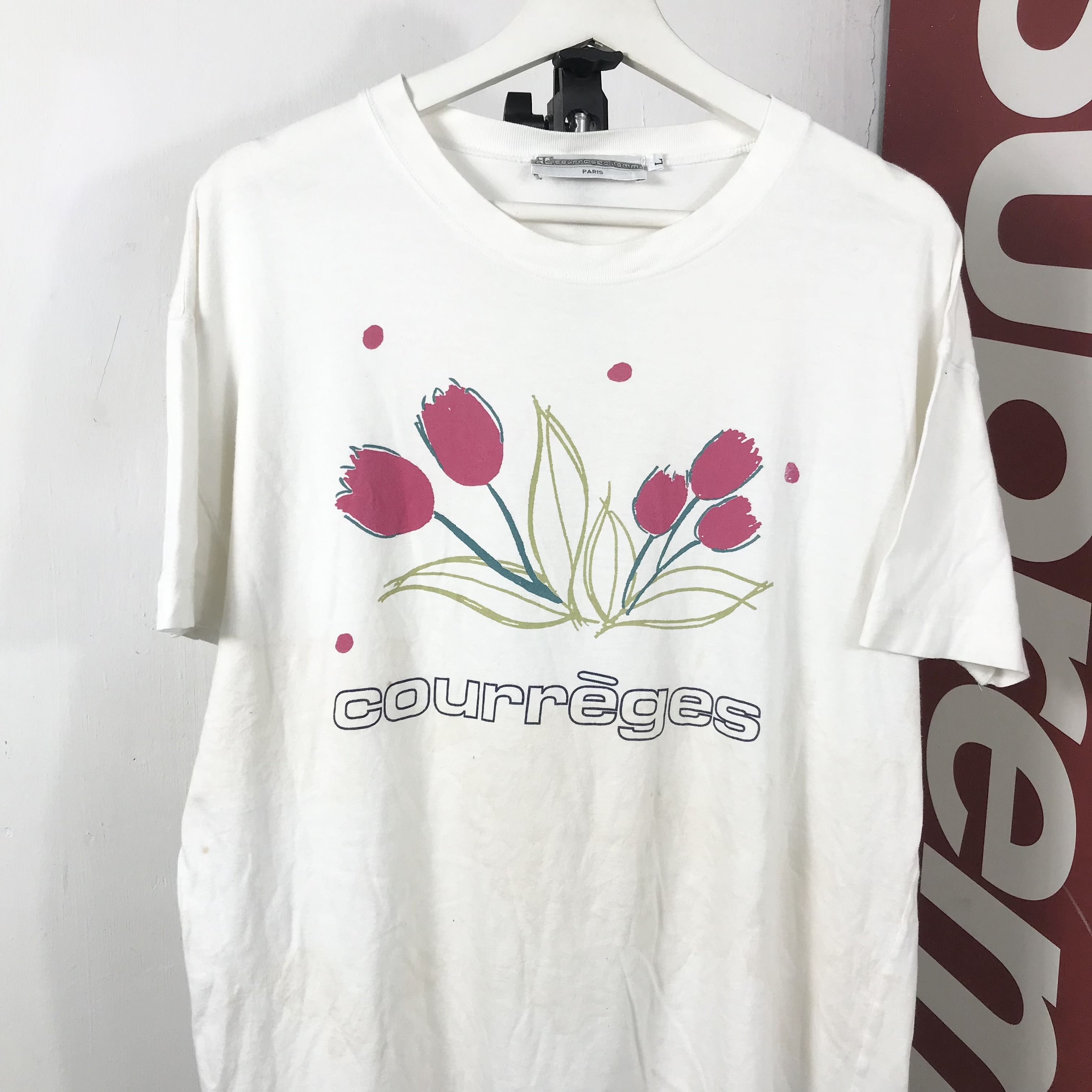 Courreges Vintage Courreges Spell Out Logo White Tee Size US L / EU 52-54 / 3 - 2 Thumbnail