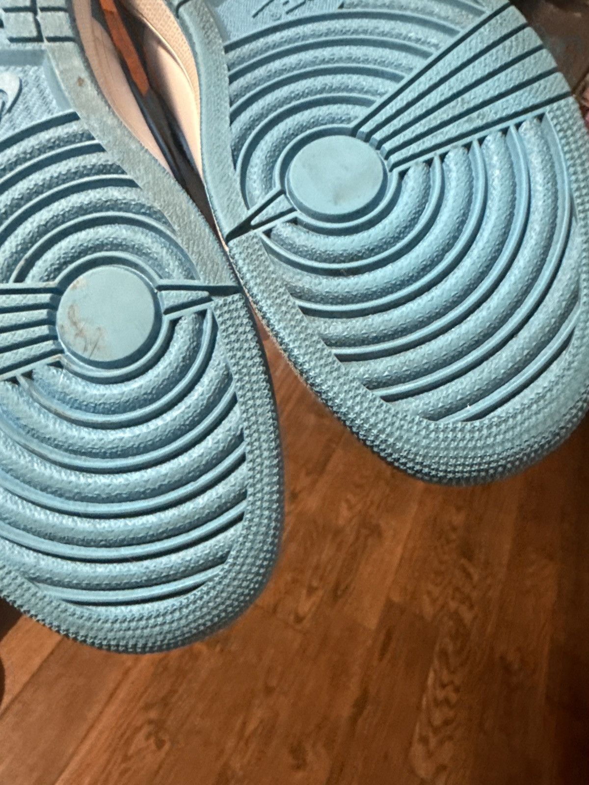 Jordan Brand Air Jordan 1 UNC 2015 Release Size US 10 / EU 43 - 10 Thumbnail