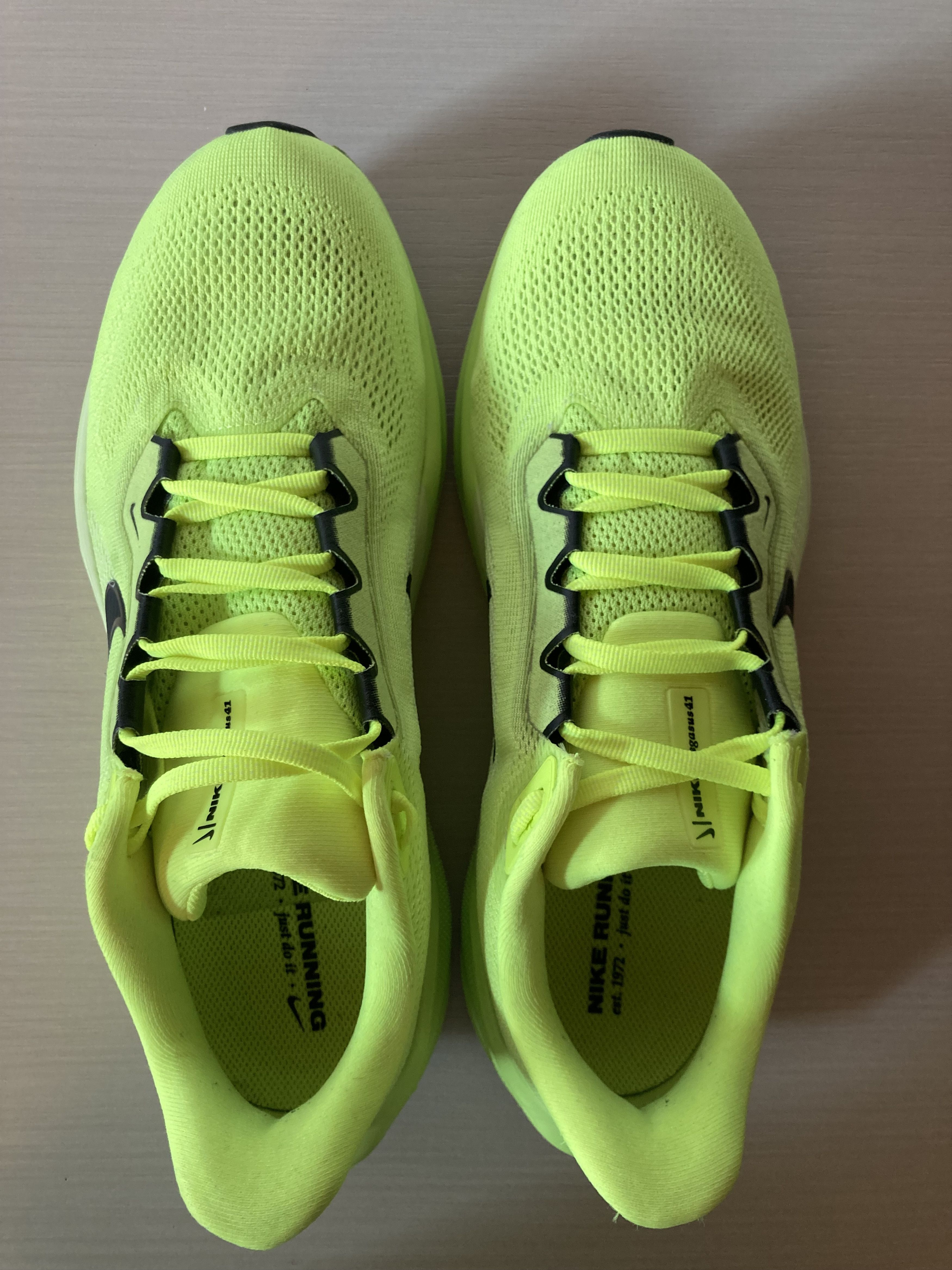 Nike NIKE Air Zoom Pegasus 41 in VOLT - size EU 43 Size US 10 / EU 43 - 2 Thumbnail