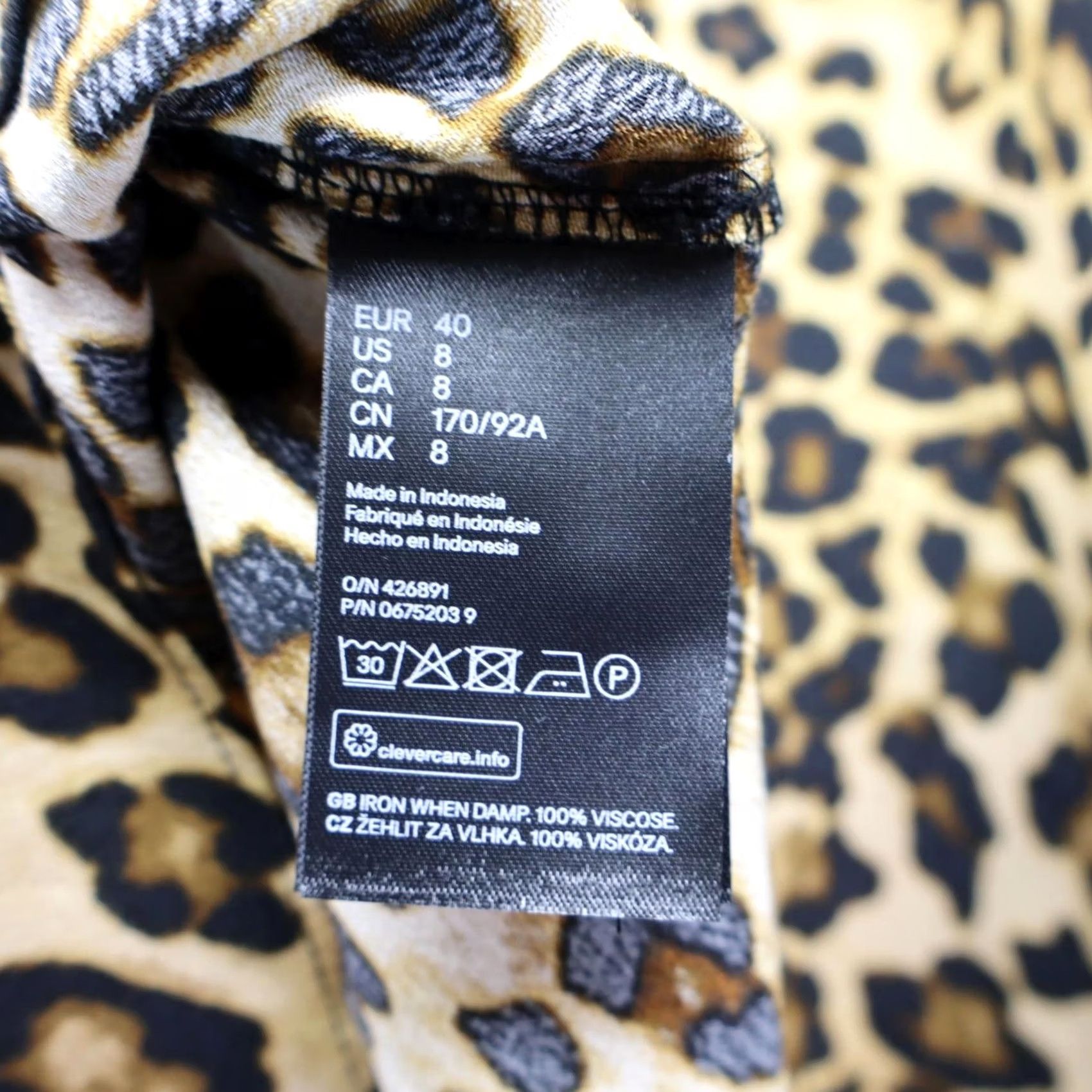 Forever 21 FOREVER 21 Blouse Shirt Womens NWT sz 8 Long Sleeve Gray Polyester Animal Print Sheer Collared Pullover Casual Fall Size M / US 6-8 / IT 42-44 - 7 Thumbnail