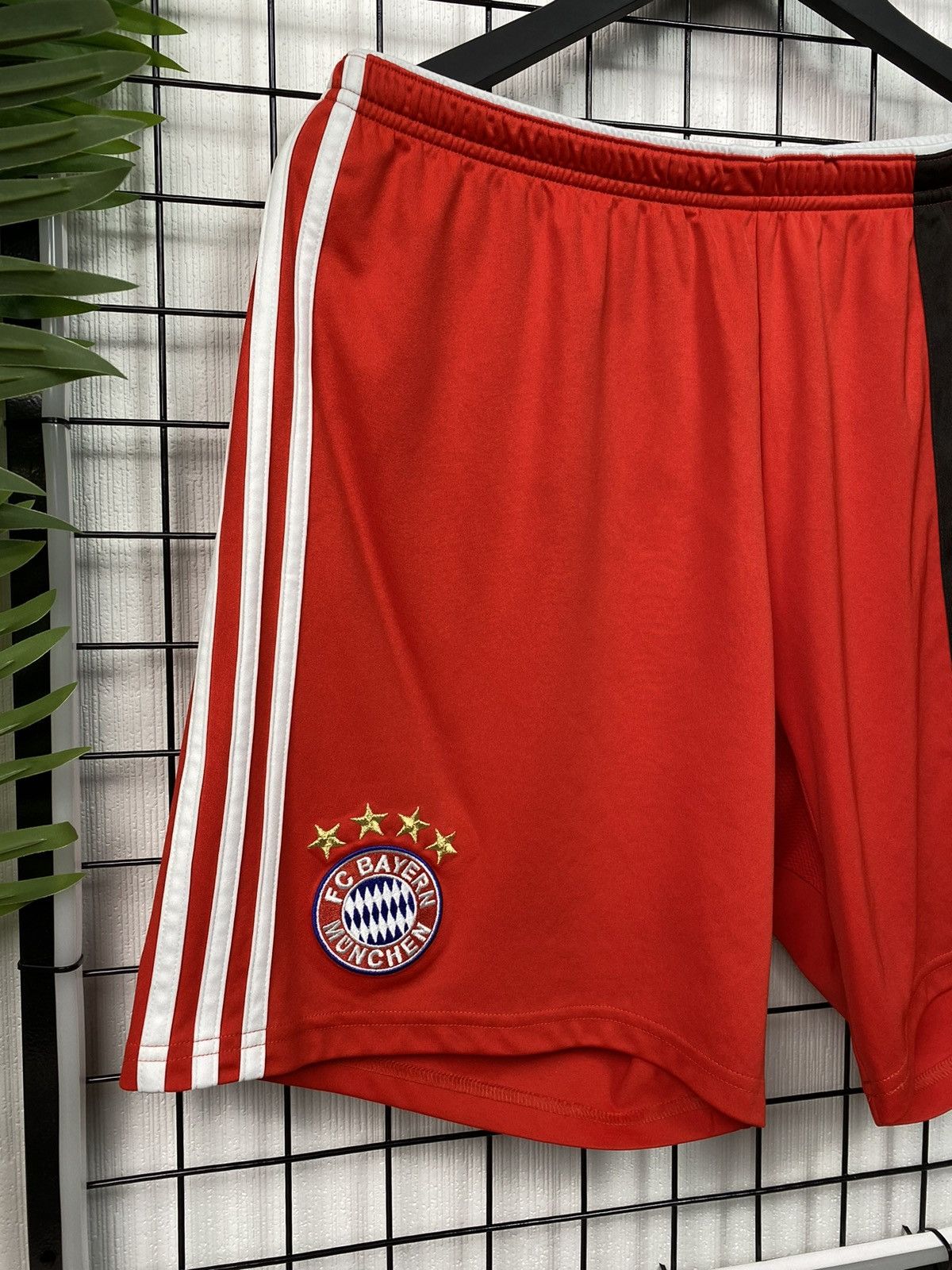 Adidas × Vintage Adidas Bayern Munich 2014-2015 Shorts Soccer Football Red L Size US 34 / EU 50 - 4 Thumbnail