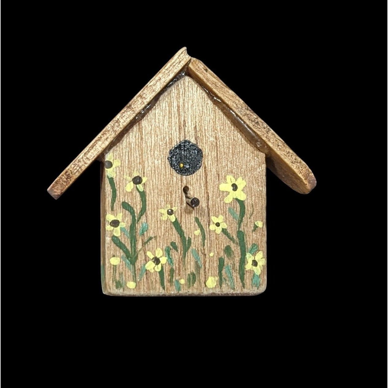 Other Vintage Handmade Wood Birdhouse Brooch With Painted Accents Size ONE SIZE - 1 Thumbnail