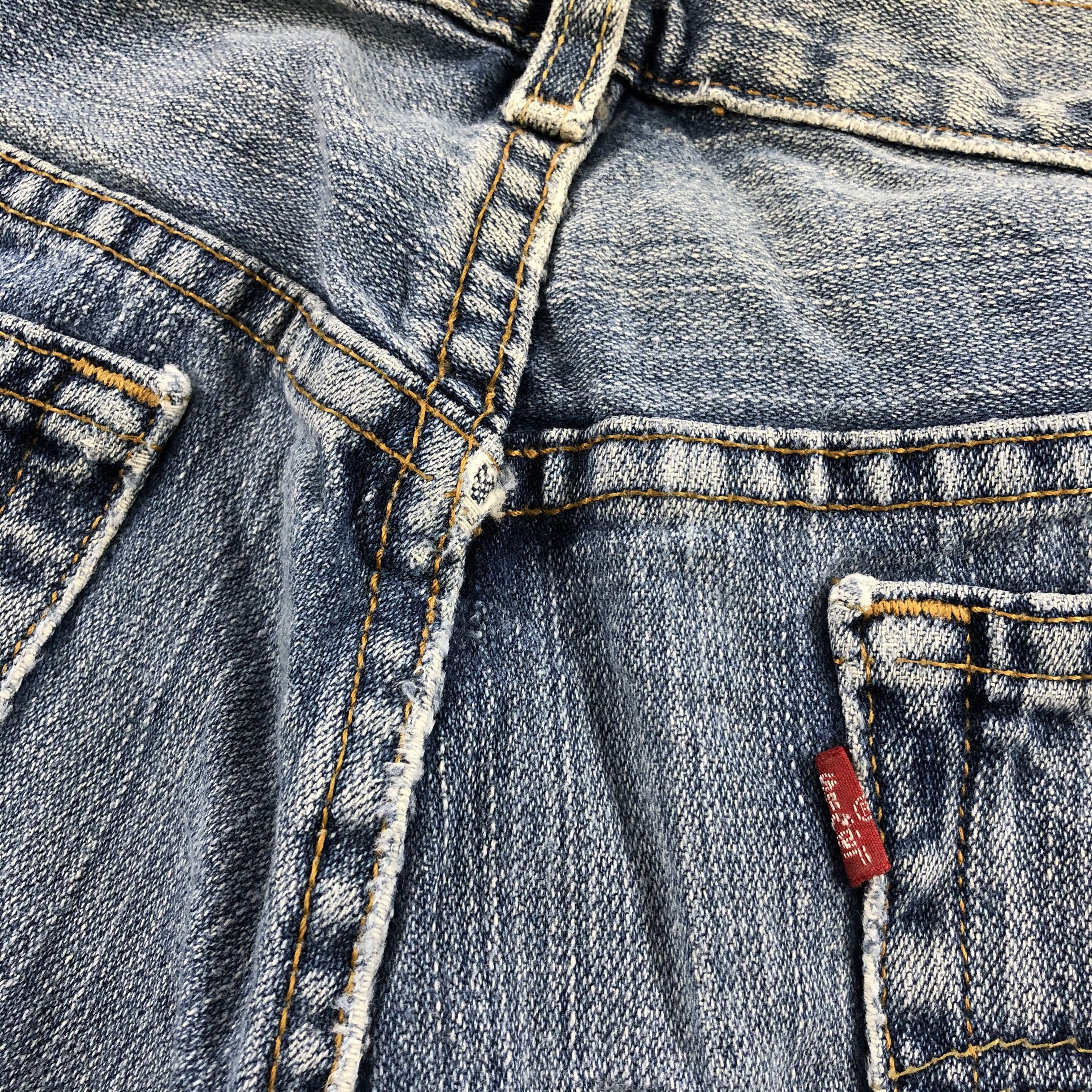 Levi's Vintage 90s Light Wash Levis 505 Jeans-J2168 Size US 32 / EU 48 - 8 Thumbnail