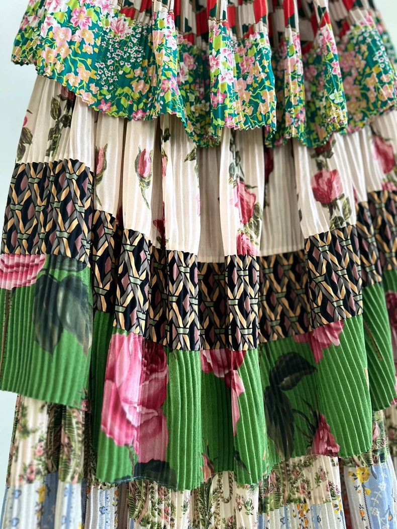 Gucci GucciPleated skirt 2503-Nextarrow Size 25" / US 0 / IT 36 - 3 Thumbnail