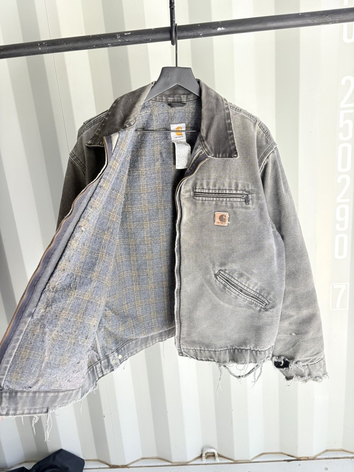 Carhartt Vintage Carhartt Detroit Faded Thrashed Jacket ERD GRUNGE Size US XL / EU 56 / 4 - 8 Thumbnail