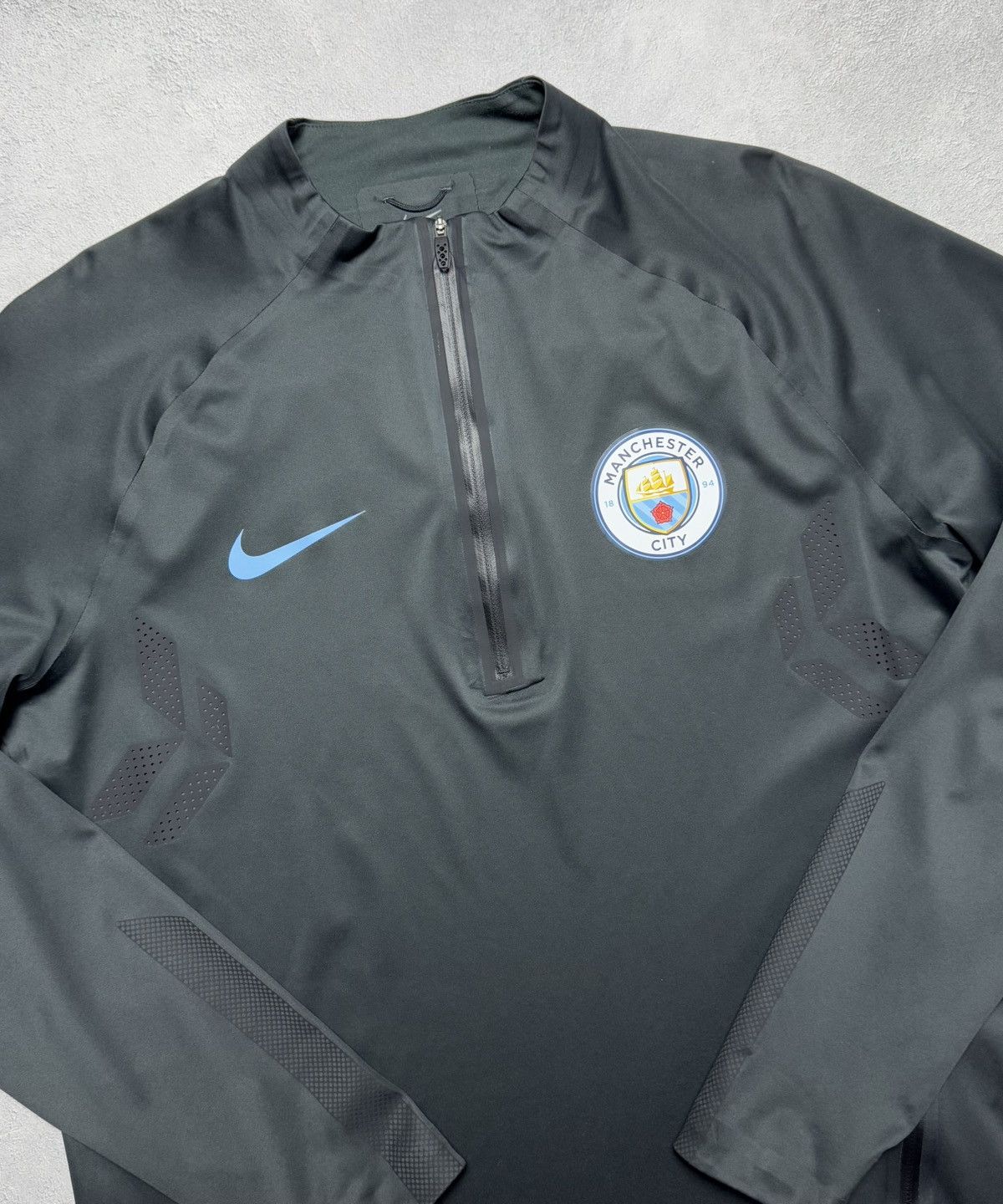 Nike Manchester United 2017 2018 Football Soccer 1/4 Zip Top Nike Size US M / EU 48-50 / 2 - 3 Thumbnail