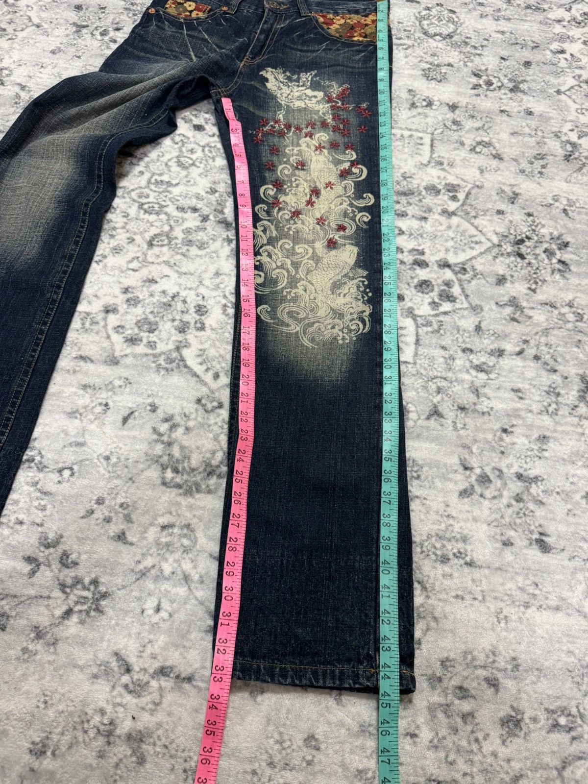 Japanese Brand JAPANESE BRAND KOI FISH KARAKURI STYLE DISTERSSED DENIM JEAN Size US 32 / EU 48 - 17 Thumbnail