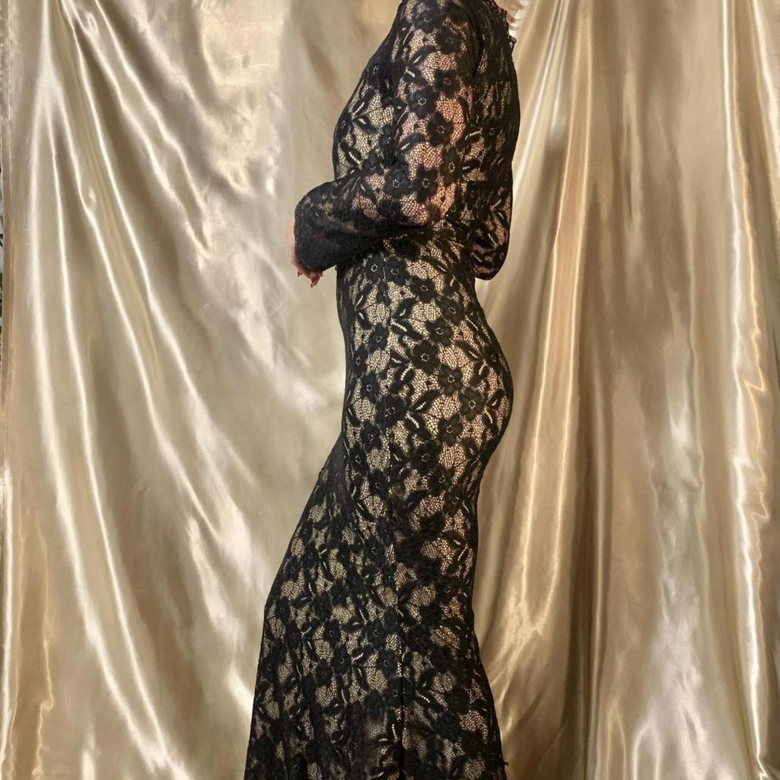Shein Lace bodycon floor-length Morticia Addams esque dress! Size M / US 6-8 / IT 42-44 - 3 Thumbnail