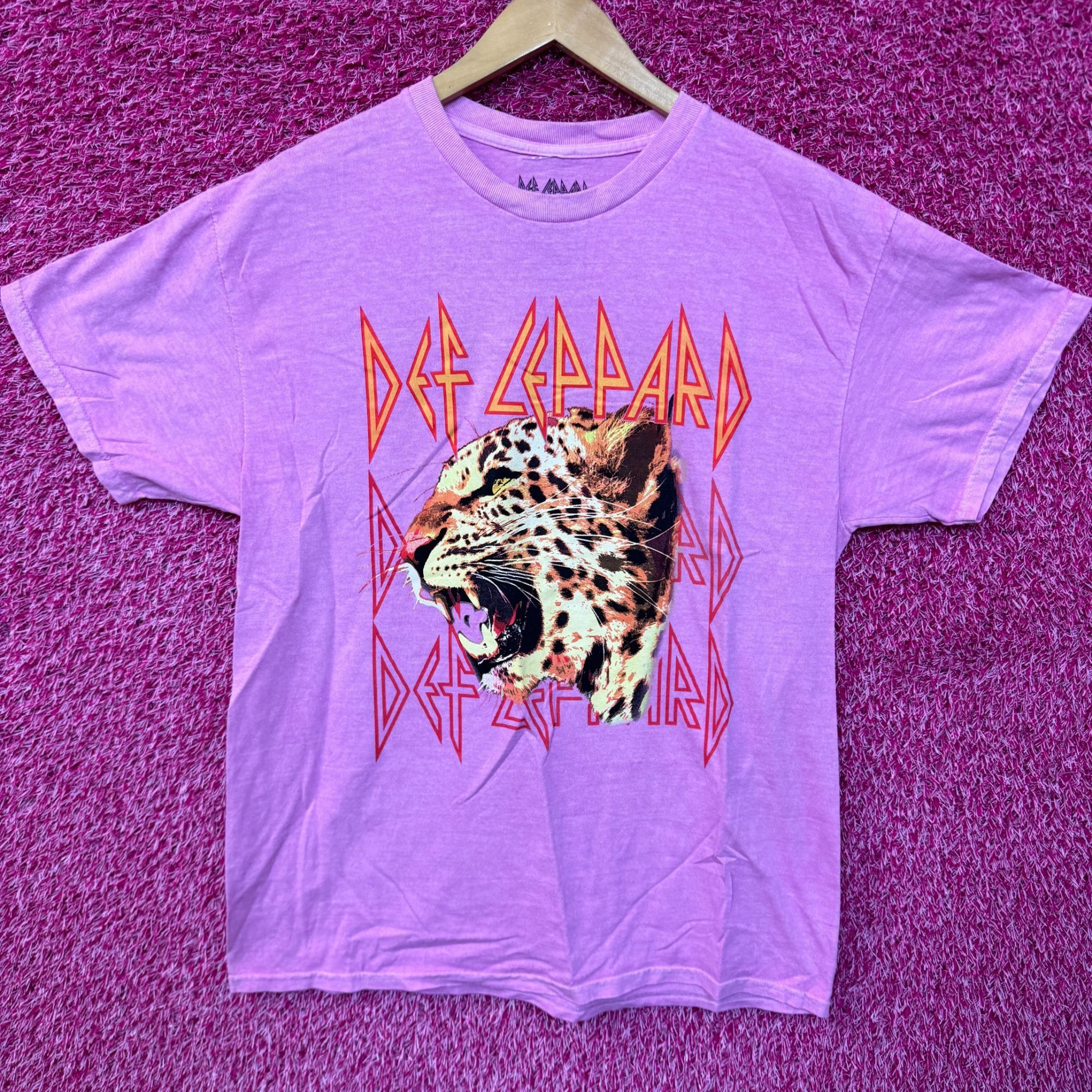Band Tees × Def Leppard Def Leppard Animal Realistic Leopard Heavy Metal Band Tee M Size US M / EU 48-50 / 2 - 1 Thumbnail