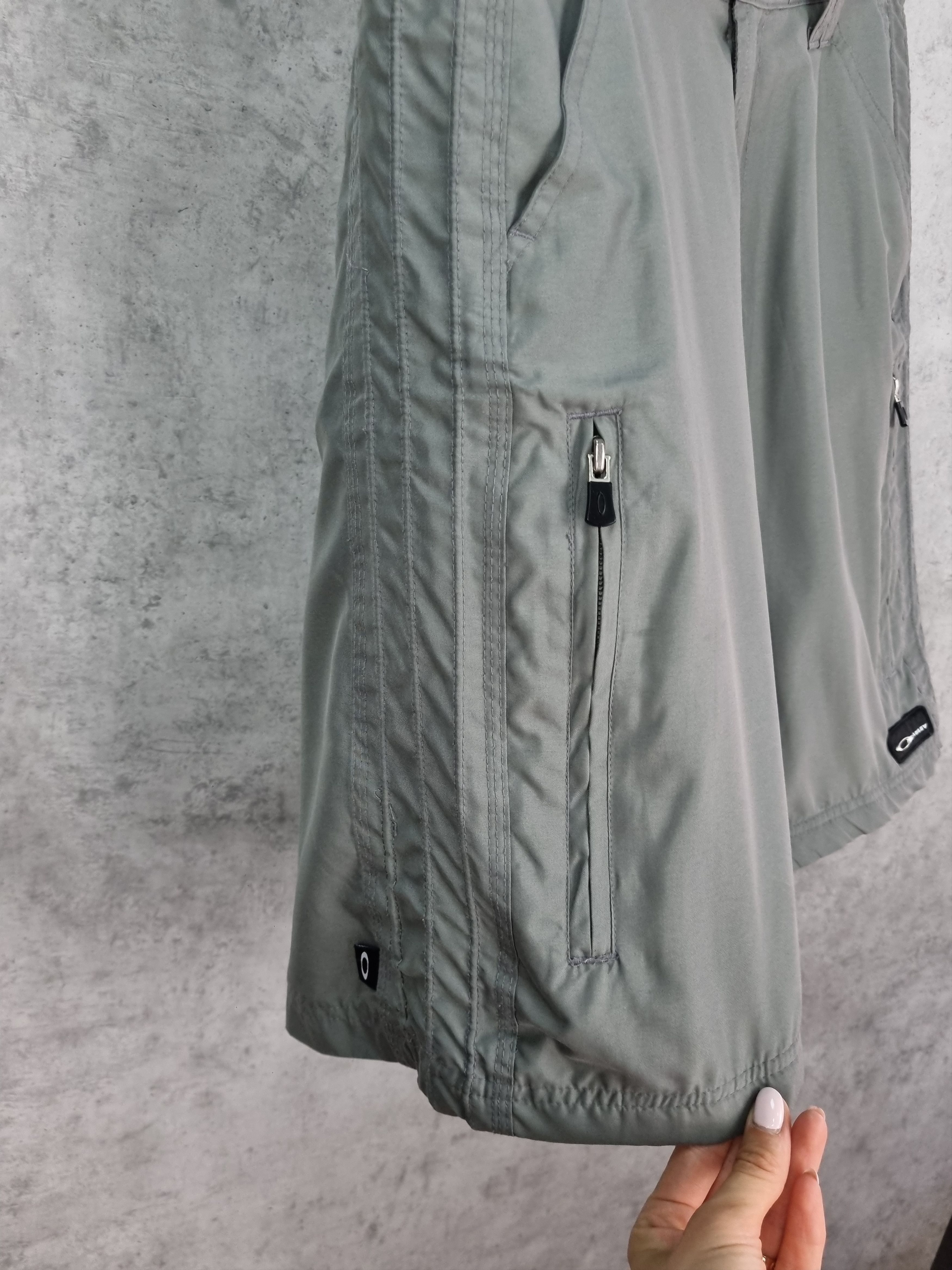 Oakley Oakley Nylon Cargo Utility Shorts with zipped pockets Size US 31 - 16 Thumbnail