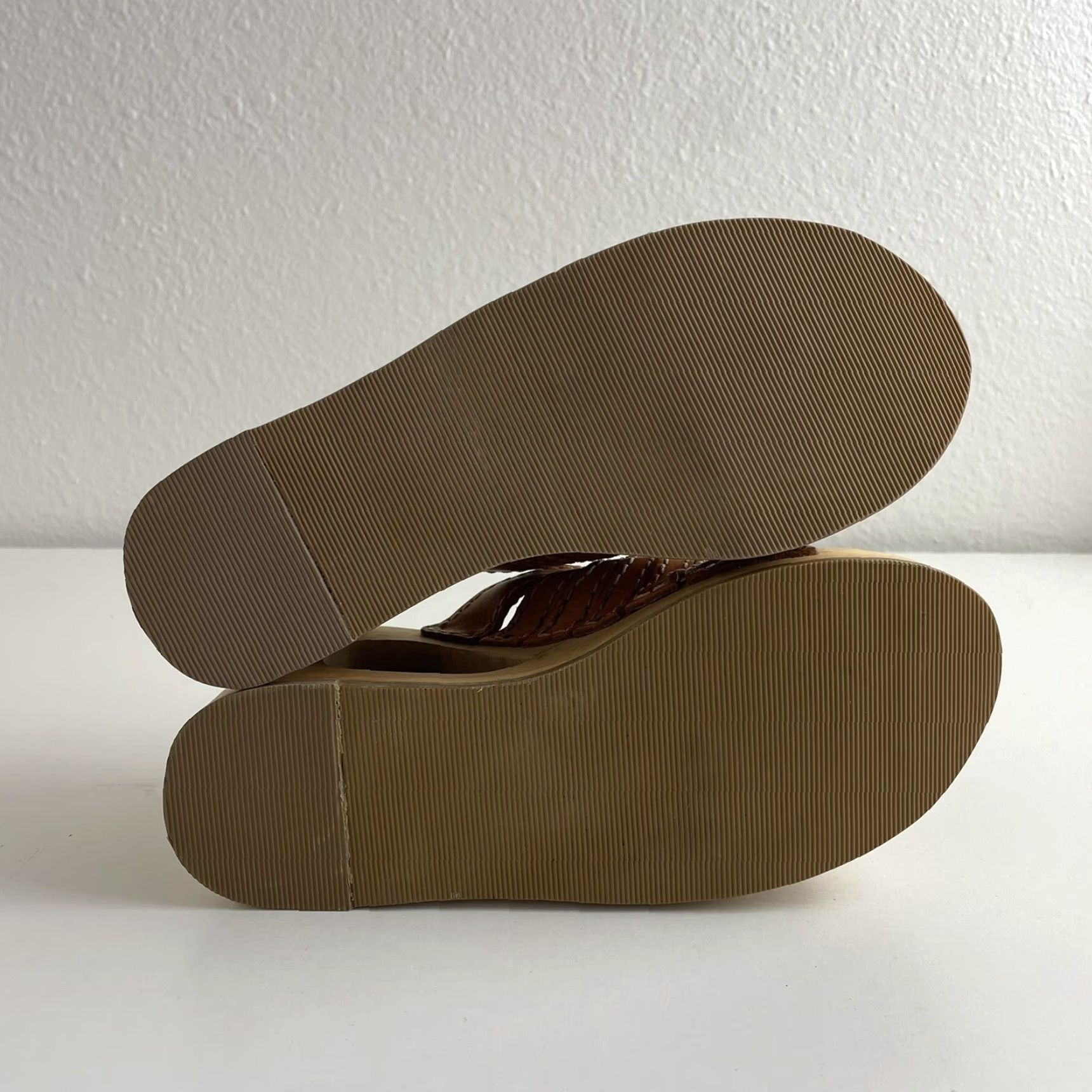 Vintage VINTAGE Y2K Wedge Sandals 7 Tan Leather Chunky Platform Wooden Block Heel Cutout - Two Lips Womens Shoes Brown Size US 7 / IT 37 - 5 Thumbnail