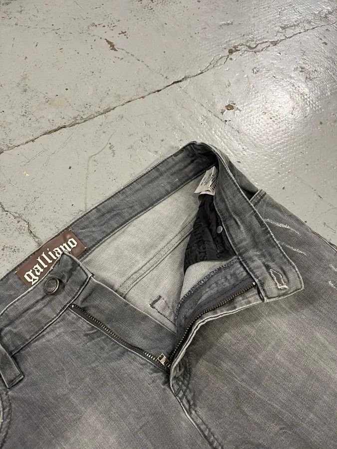 John Galliano SS2013 John Galliano Grey Denim Distressed Slim Jeans Size US 32 / EU 48 - 11 Thumbnail
