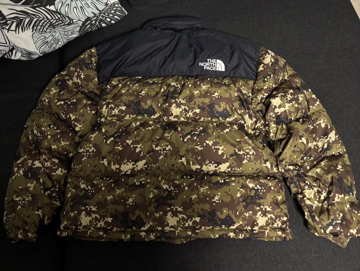 The North Face The North Face 1996 Nuptse burnt olive green ux digi camo Size US L / EU 52-54 / 3 - 4 Thumbnail